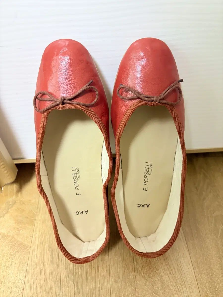 (新品) A.P.C. アー・ペー・セー ポルセリ フラットシューズ - ビブラム 補強