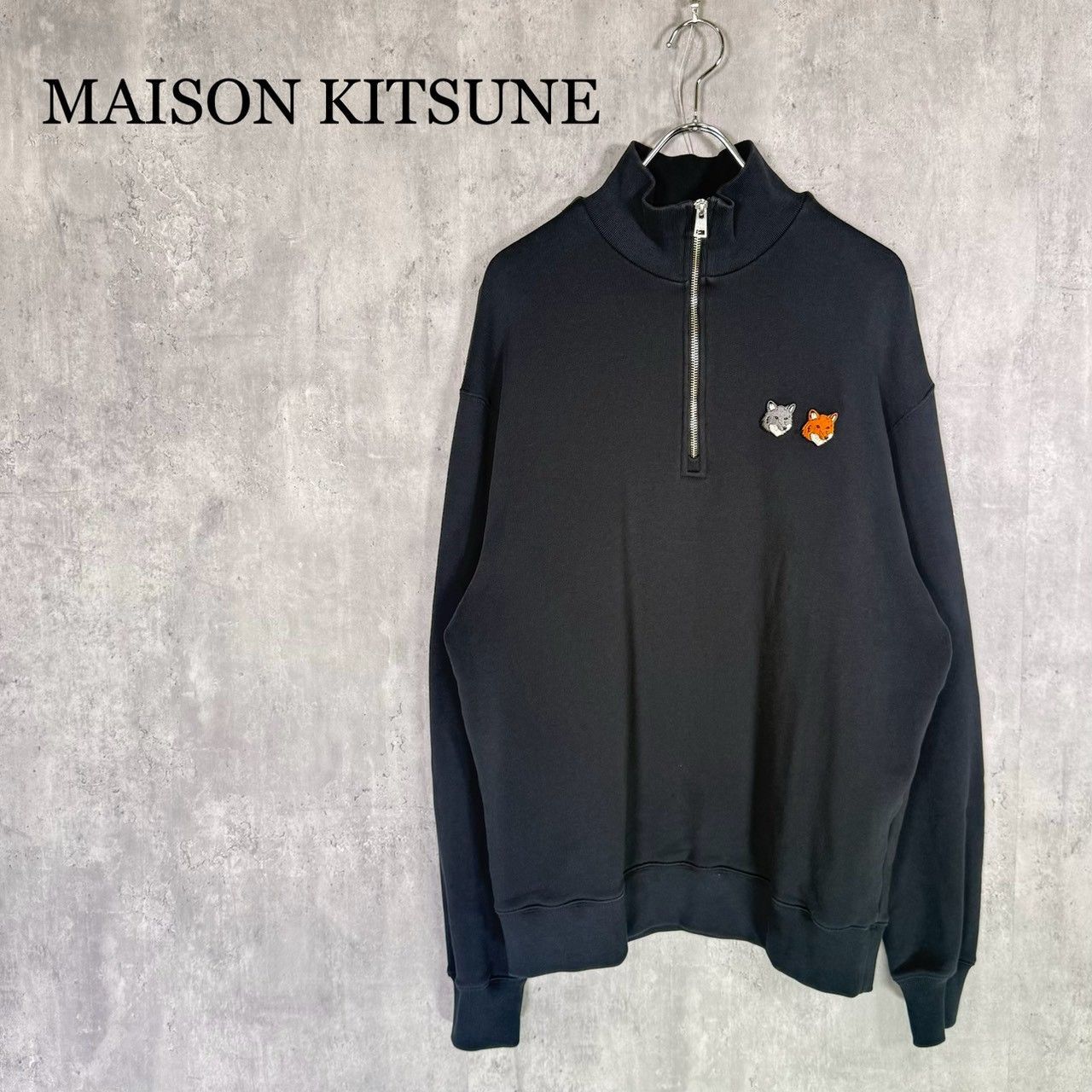 『MAISON KITSUNE』メゾンキツネ (XL) ダブル フォックスヘッド ハーフジップ コンフォート スウェットシャツ