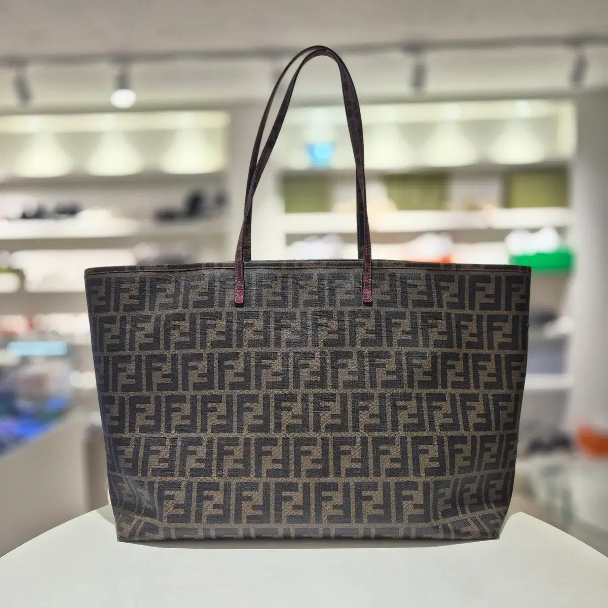 フェンディ ズッカ ショッパーバッグ 43,419円