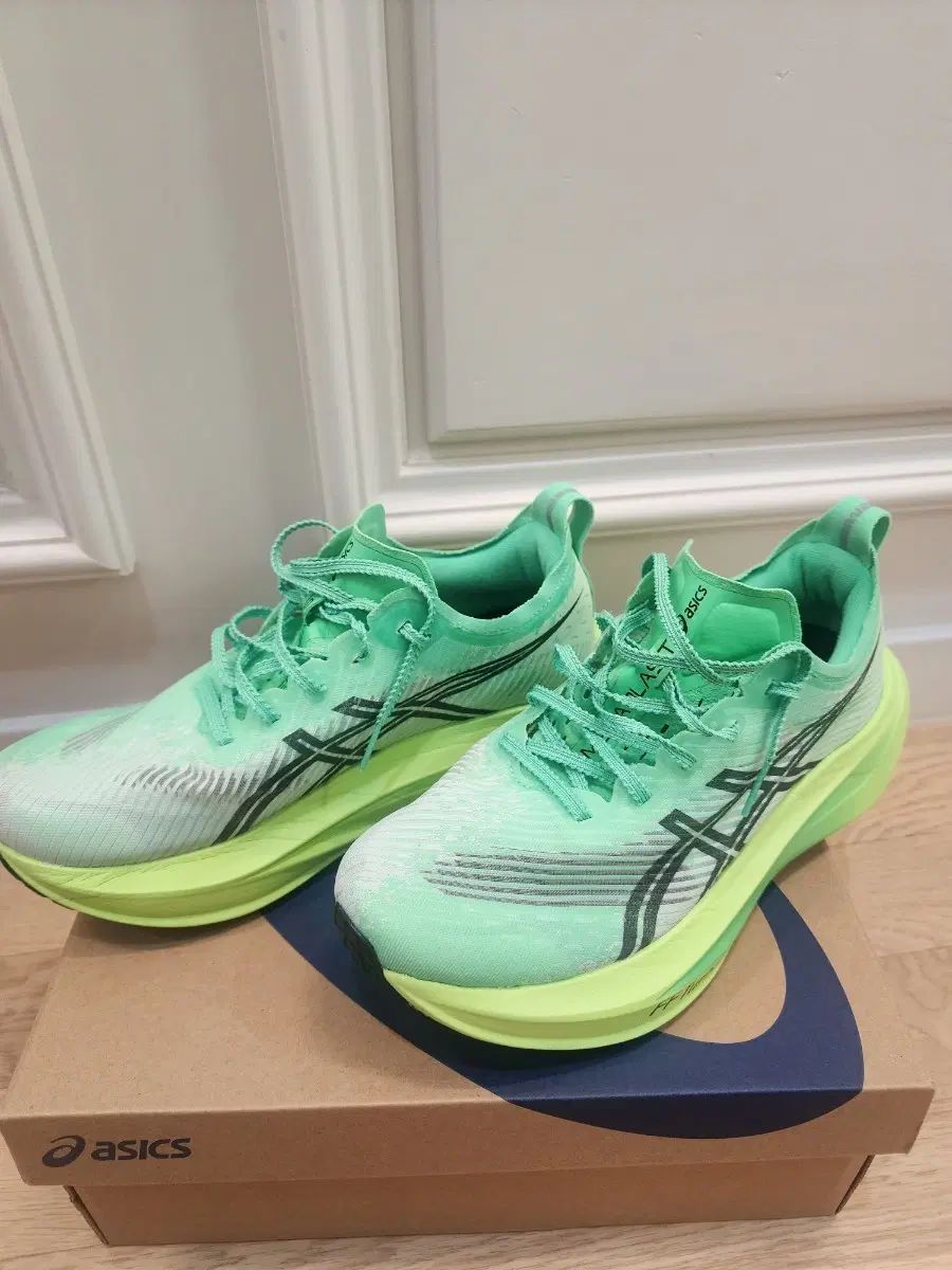 アシックス MEGA BLAST Ekiden 250