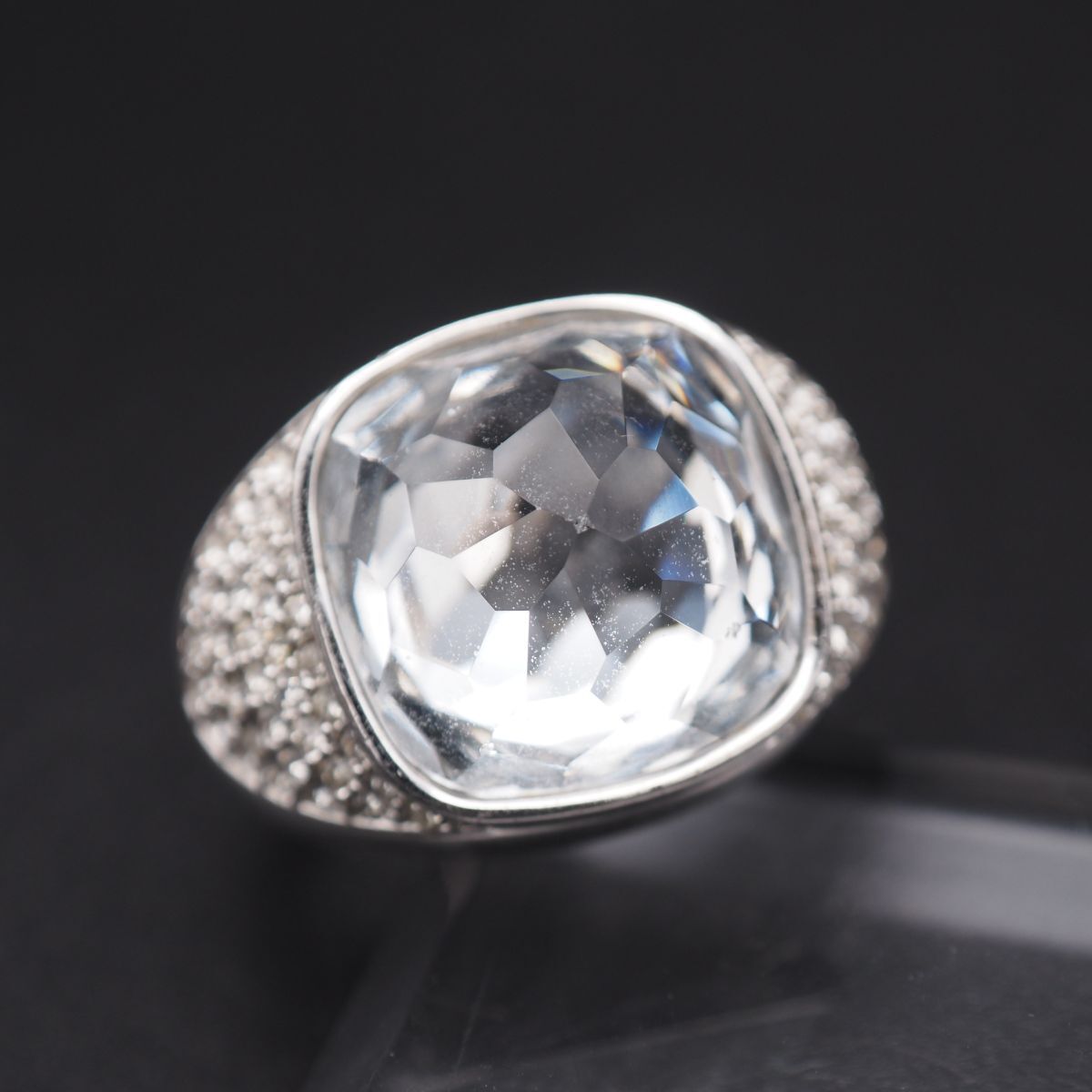 F549 スワロフスキー SWAROVSKI クリスタル リング パヴェ デザイン シルバーカラー 指輪 13-14号 12,305円