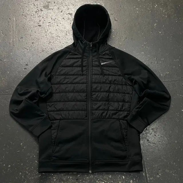 100 NIKE ウィンターライズ エアロロフト ジャケット