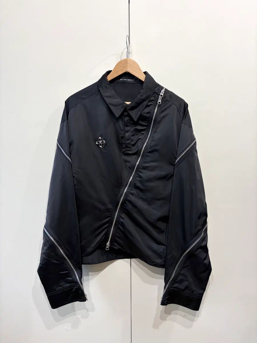 サージェリー シメトリック ジッパー ディテール シャツ ジャケット