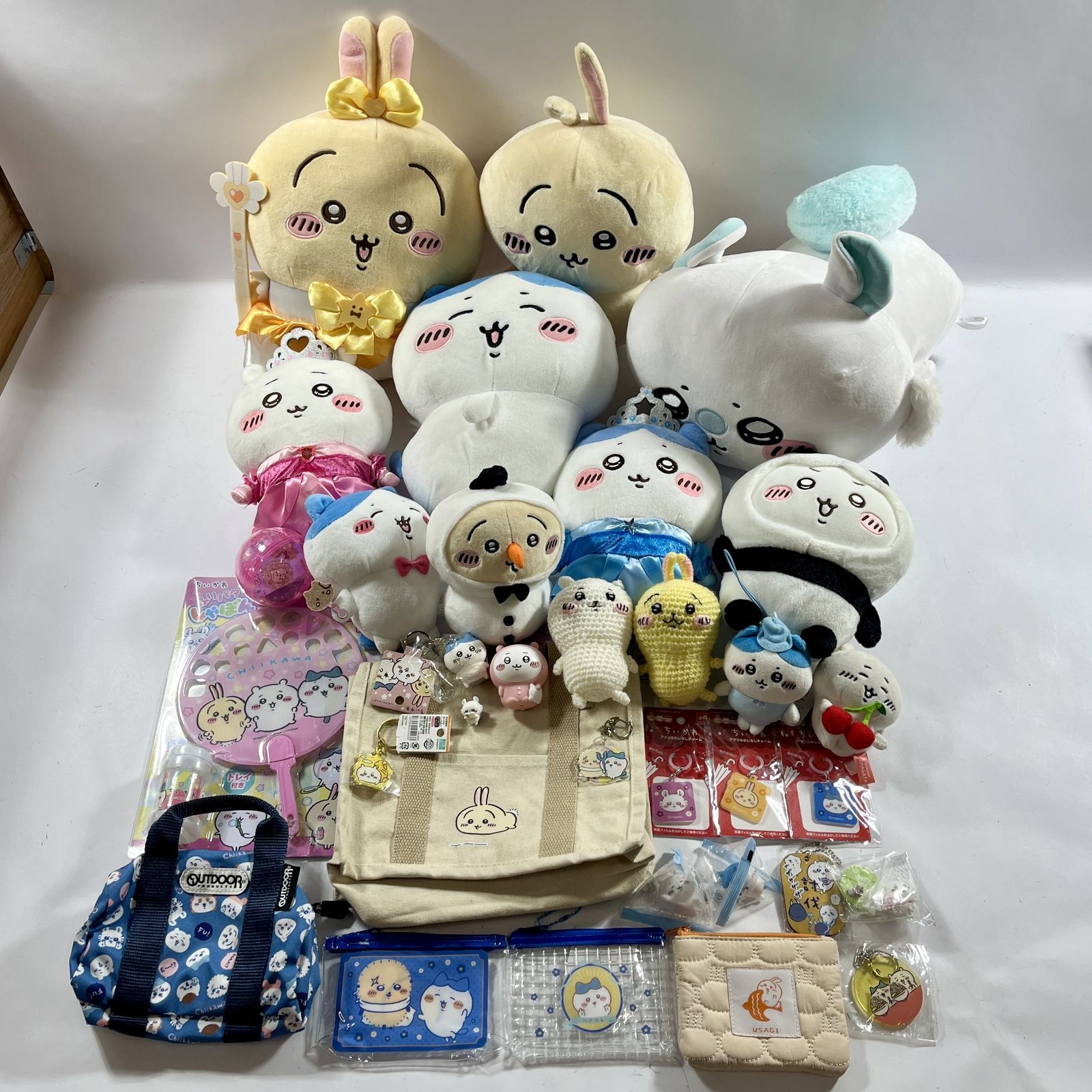 ★ ちいかわ グッズ 雑貨 大量 まとめ商品 ぬいぐるみ マスコット ハチワレ うさぎ ラッコ など 現状品 2.4kg