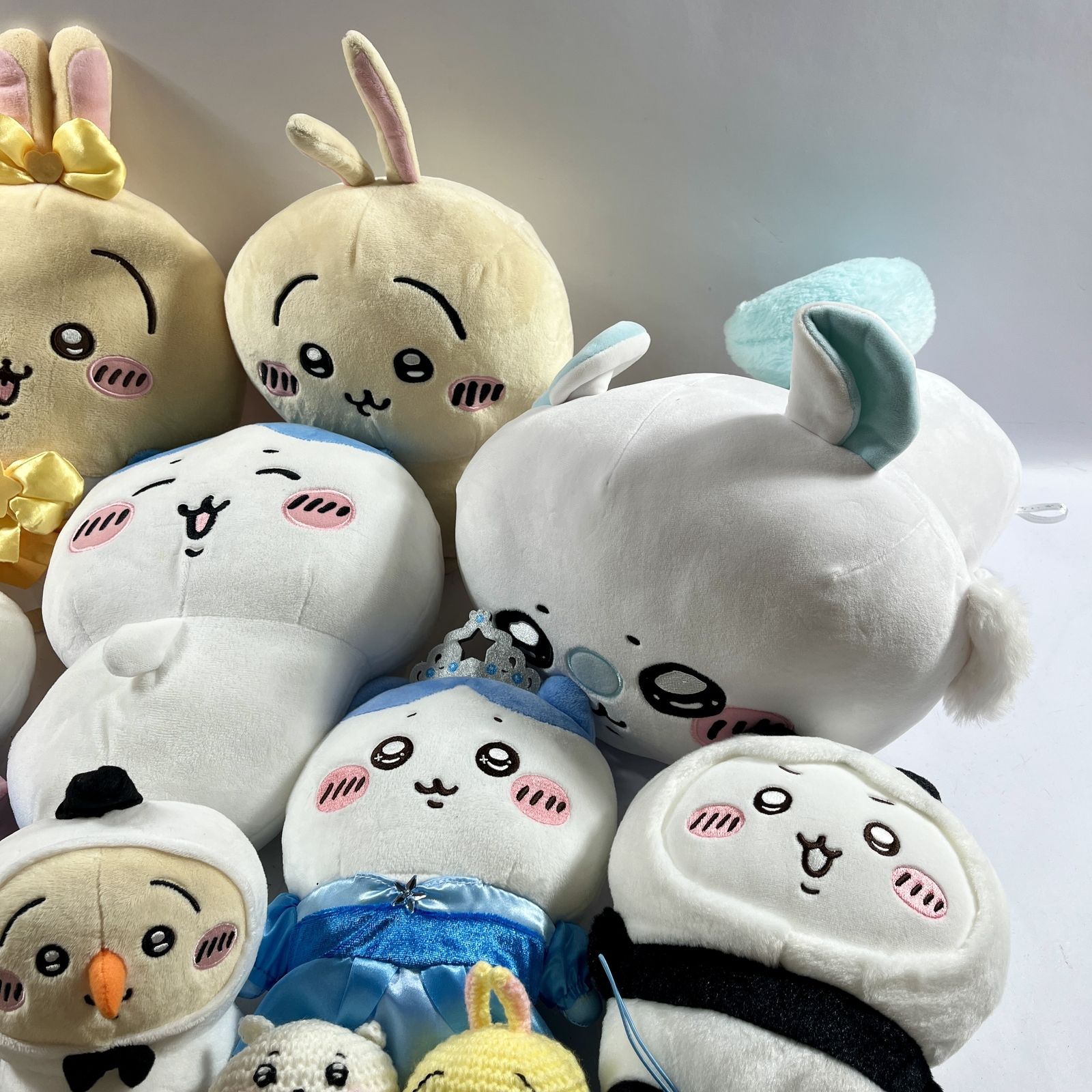 ★ ちいかわ グッズ 雑貨 大量 まとめ商品 ぬいぐるみ マスコット ハチワレ うさぎ ラッコ など 現状品 2.4kg