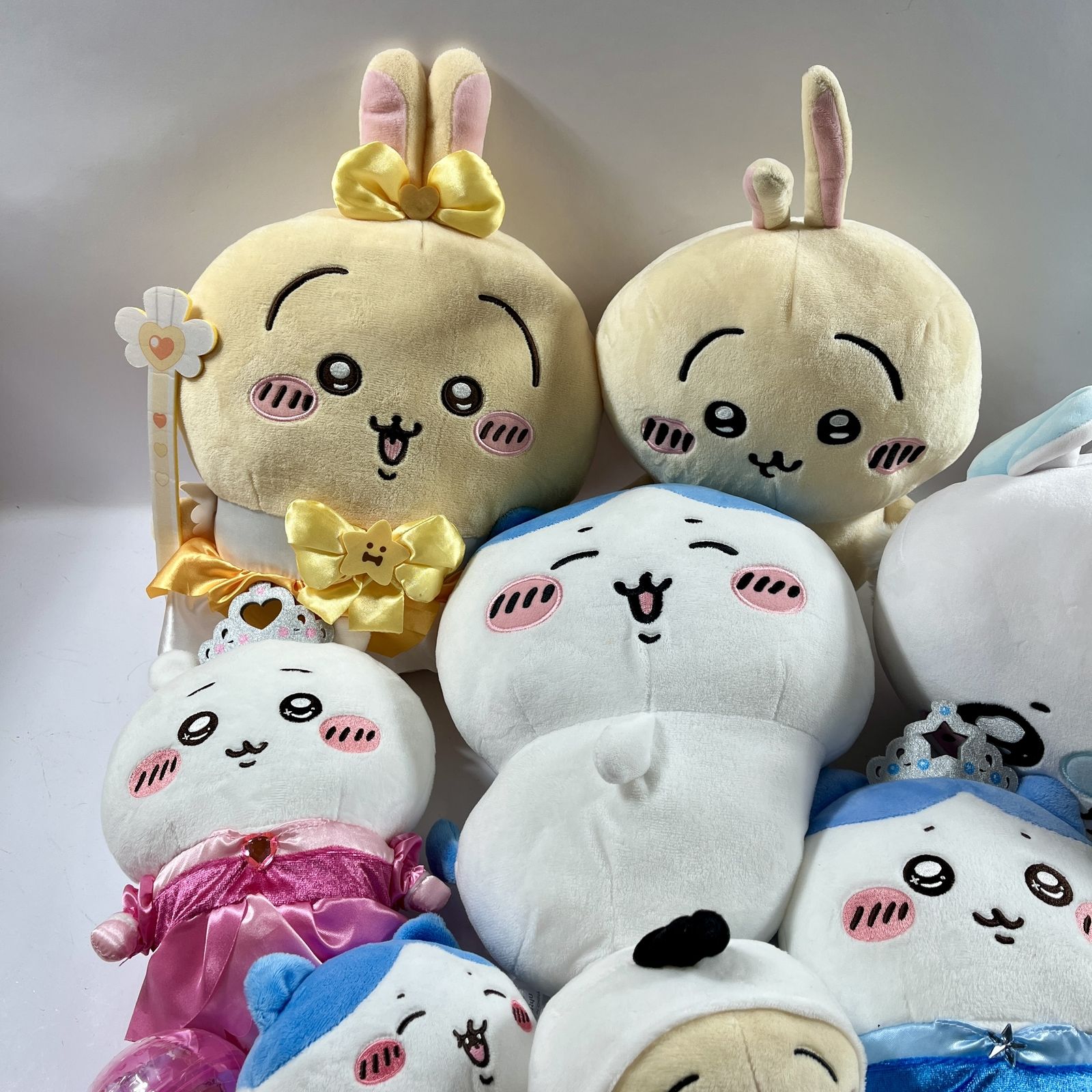 ★ ちいかわ グッズ 雑貨 大量 まとめ商品 ぬいぐるみ マスコット ハチワレ うさぎ ラッコ など 現状品 2.4kg
