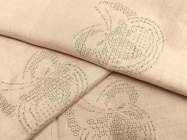 平和屋着物●結城紬　80亀甲　飛び亀甲柄　舞蝶文　正絹　逸品　未使用　AABK1589fy