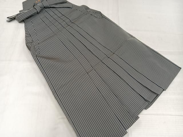 平和屋着物●男性　馬乗り袴　本場竹鳳平　縞　正絹　逸品　AABK4435ph