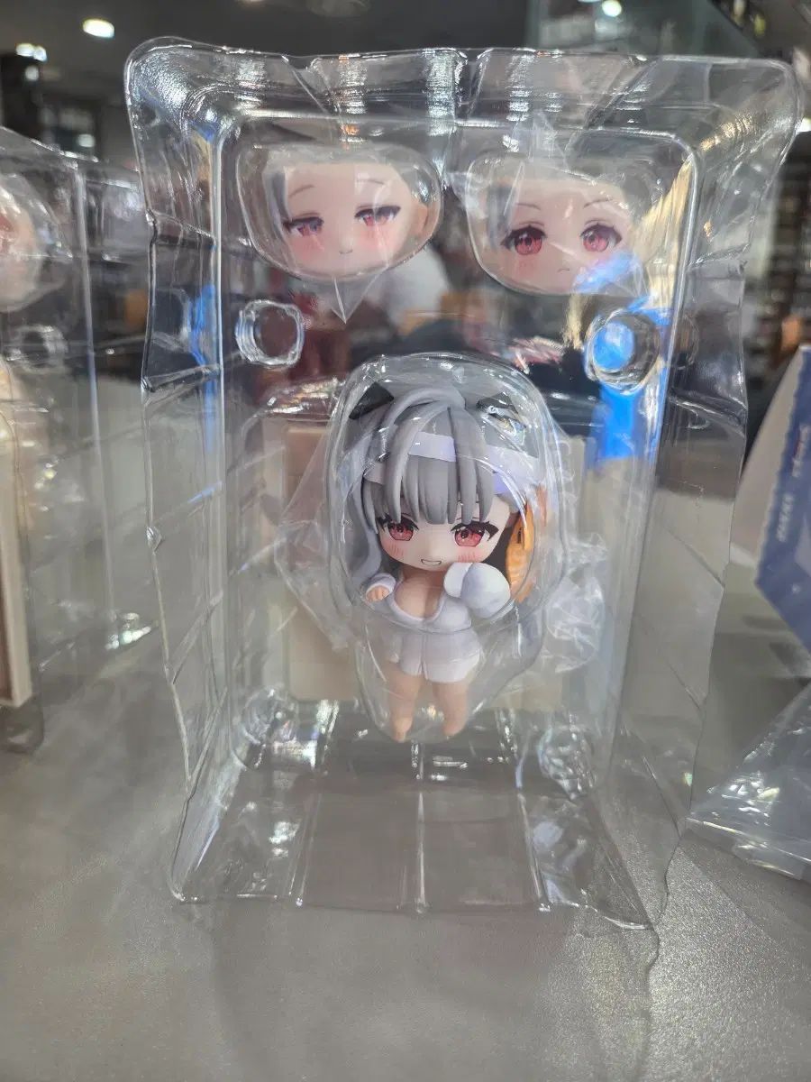 ウールモダンモダニアプリギュア新品出品