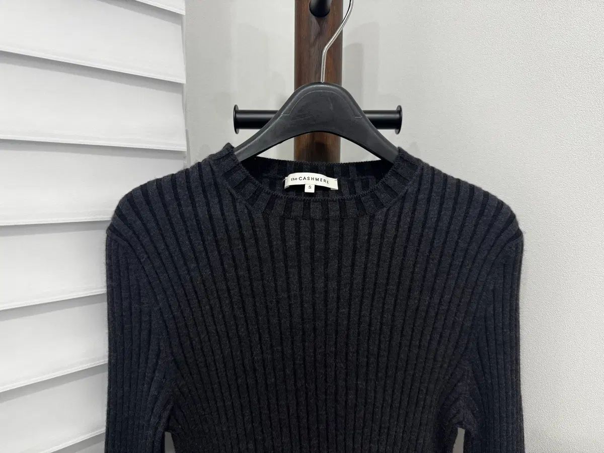 the CASHMERE スリム ゴージ ニット S