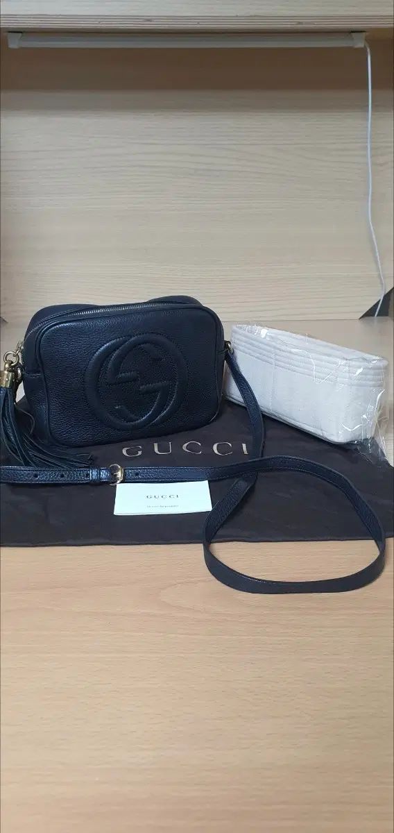 グッチ タッセル クロスバッグ/ショルダーバッグ/ディスコバッグ 正規品 A級 (鑑定済) 52,228円