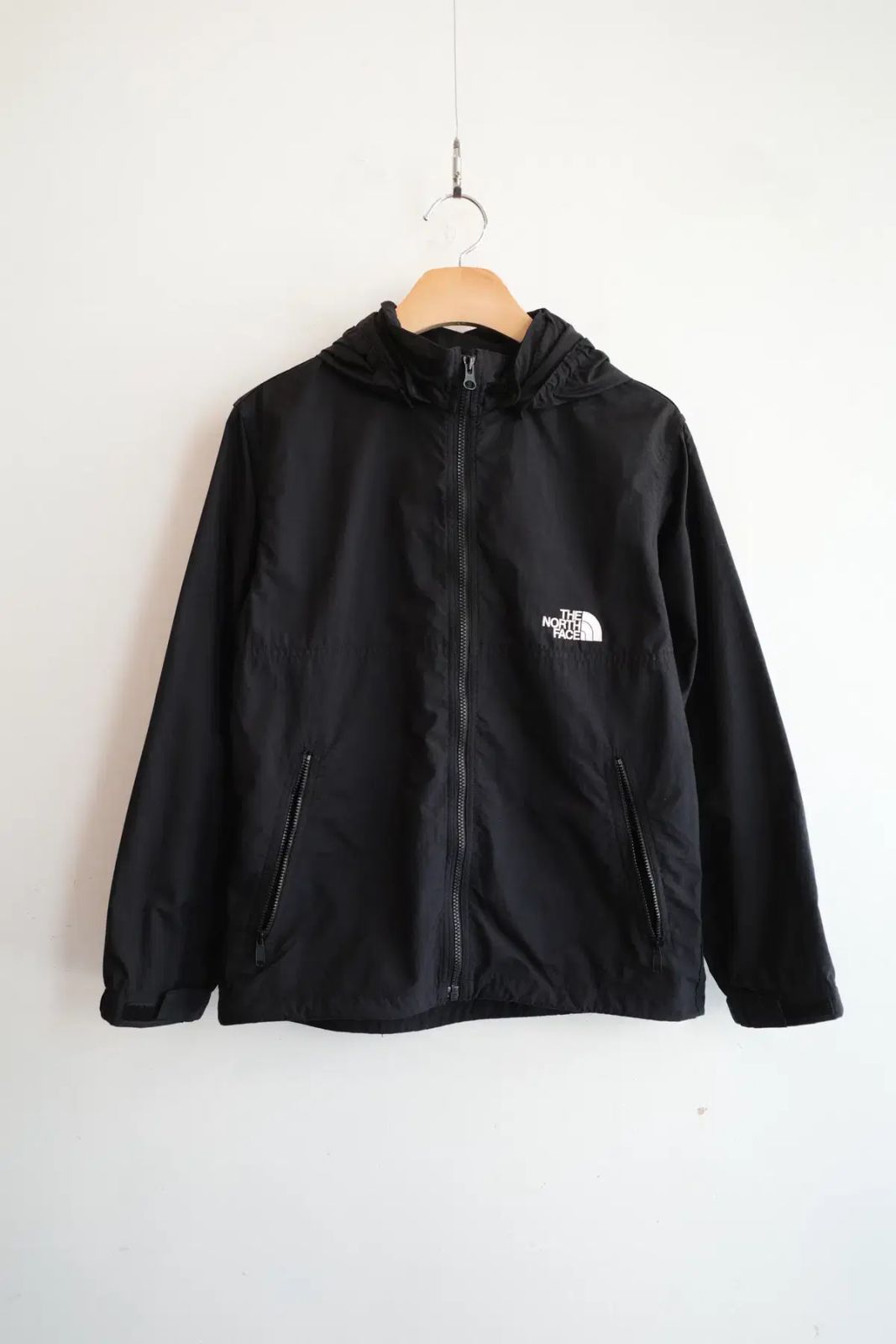 THE NORTH FACE ザノースフェイス ジップアップ ウィンドブレーカー 7,144円