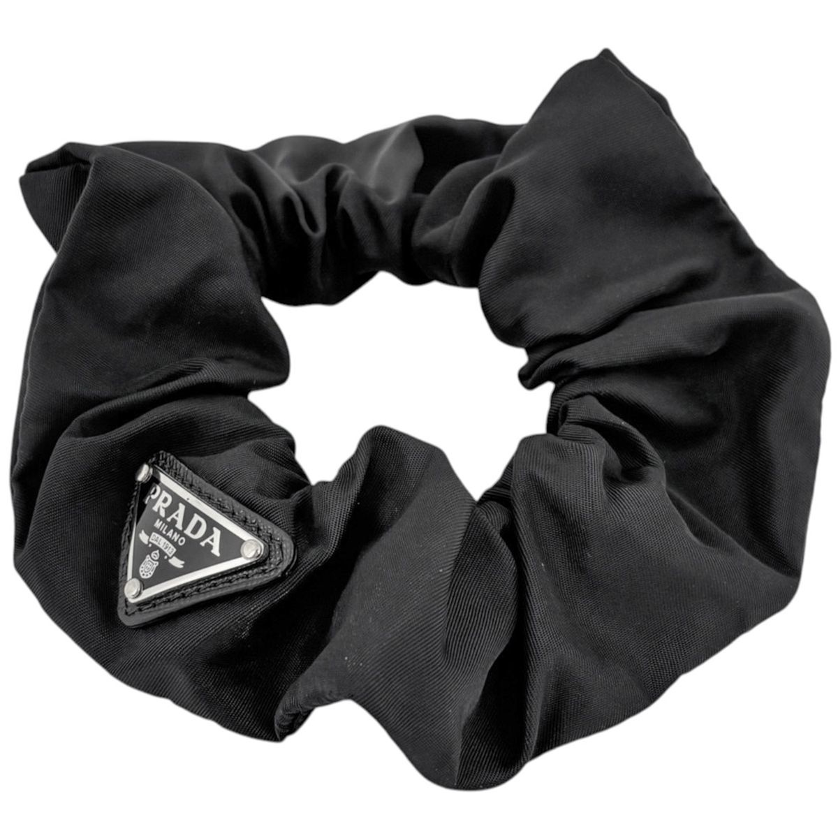 プラダ PRADA ロゴプレート シュシュ RE-NYLON ナイロン ネロ(ブラック) レディース 【中古】
