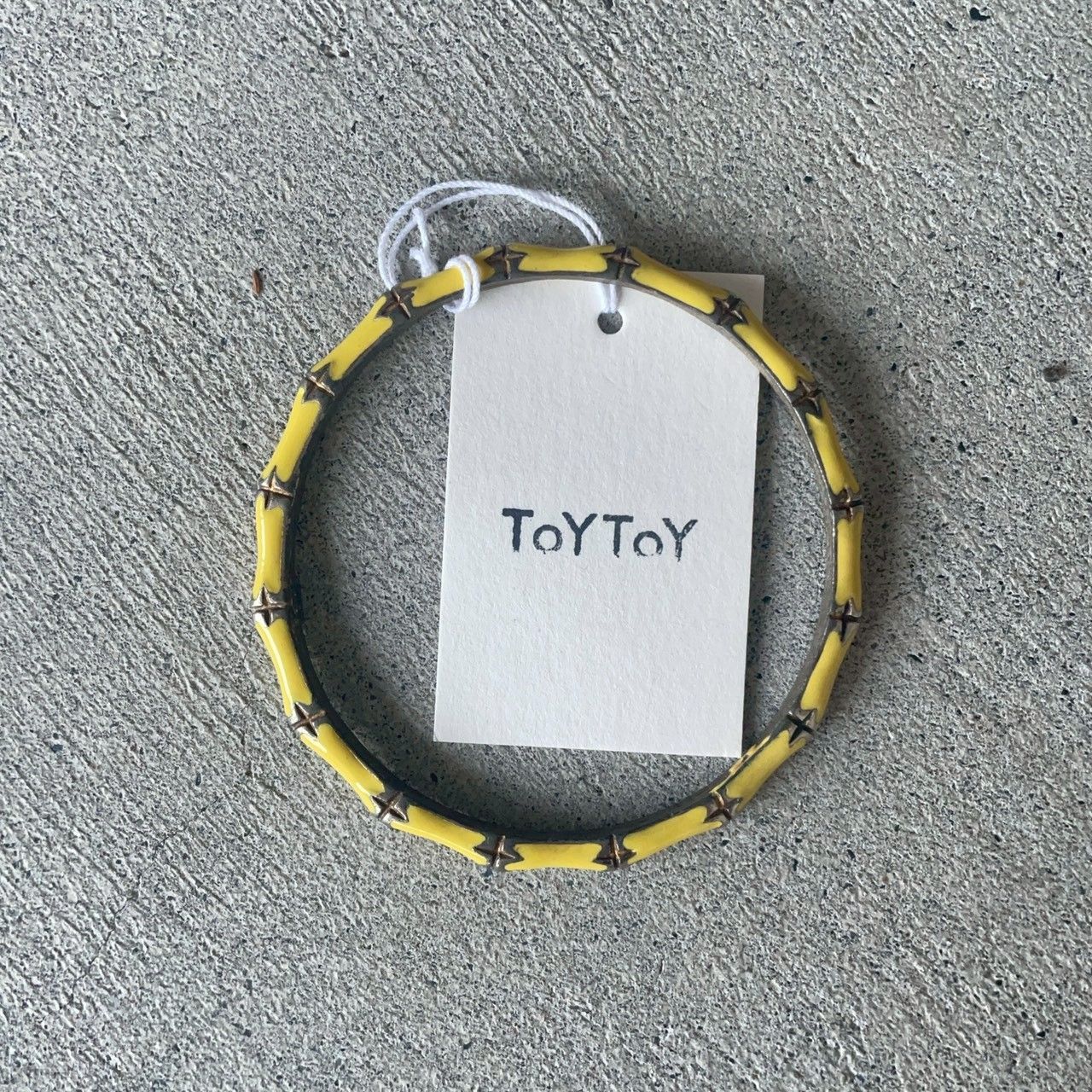 【KENNETH JAY LANE】YELLOW BANGLE 7,420円