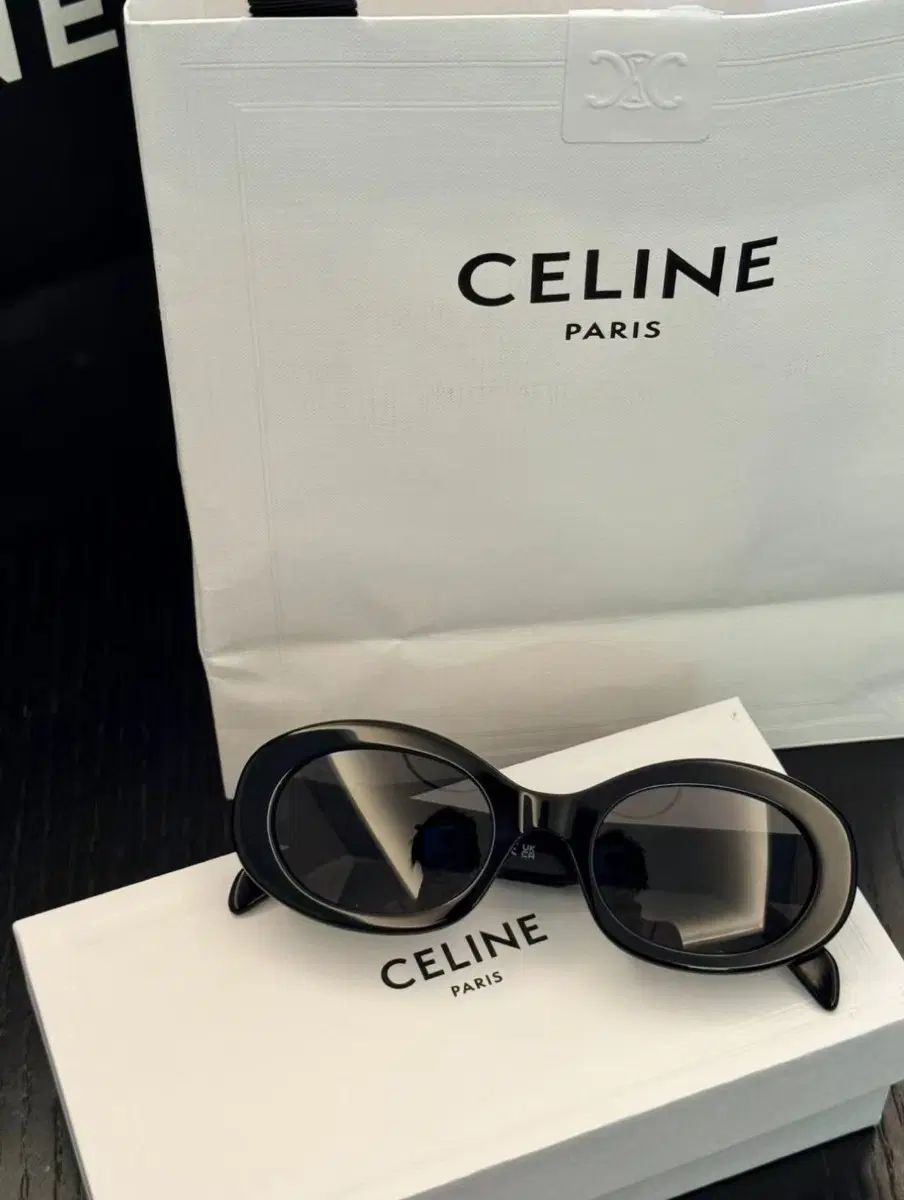 Celine セリーヌ サングラス トリオンフ ビックロゴ ブラック