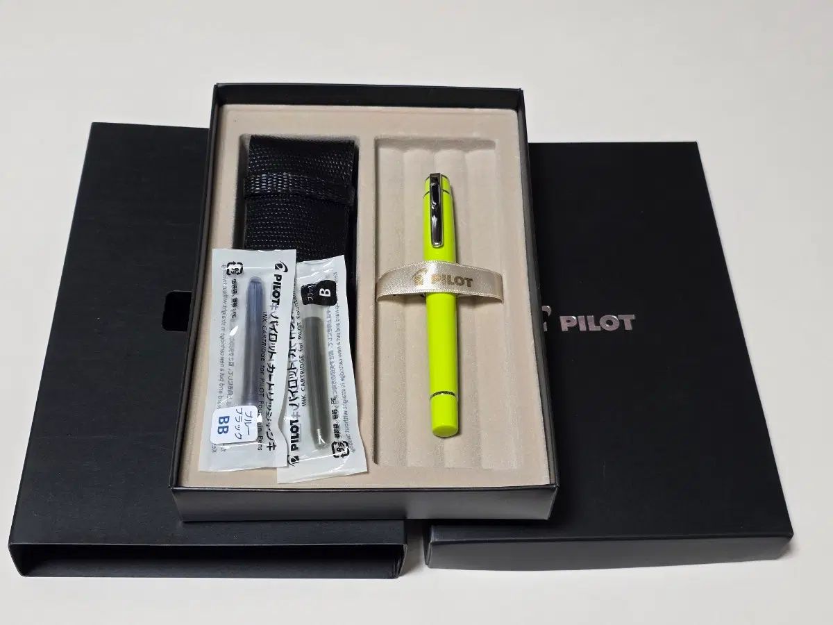 (廃盤新品) パイロット プレラ ライム グリーン 万年筆 M