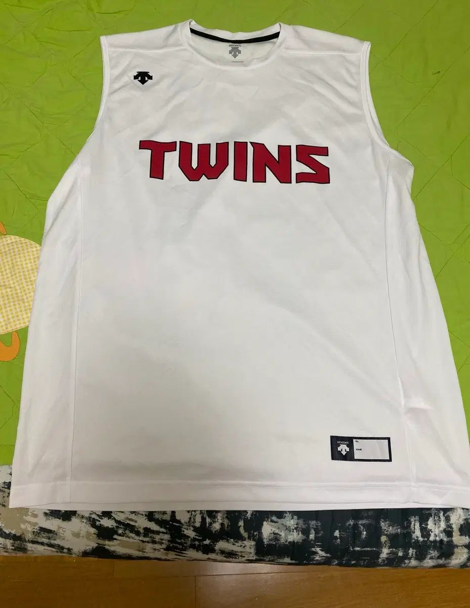 LG TWINS デサント ノースリーブ Tシャツ 出品