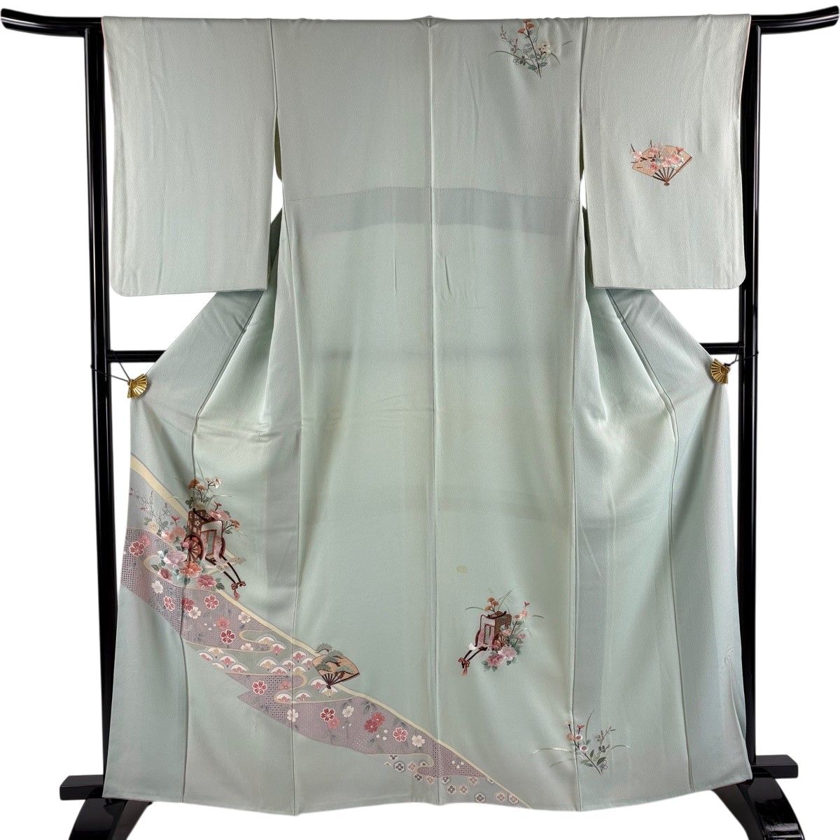 訪問着 身丈162cm 裄丈64cm M 袷 御所車 草花 刺繍 薄緑 正絹 秀品 【中古】