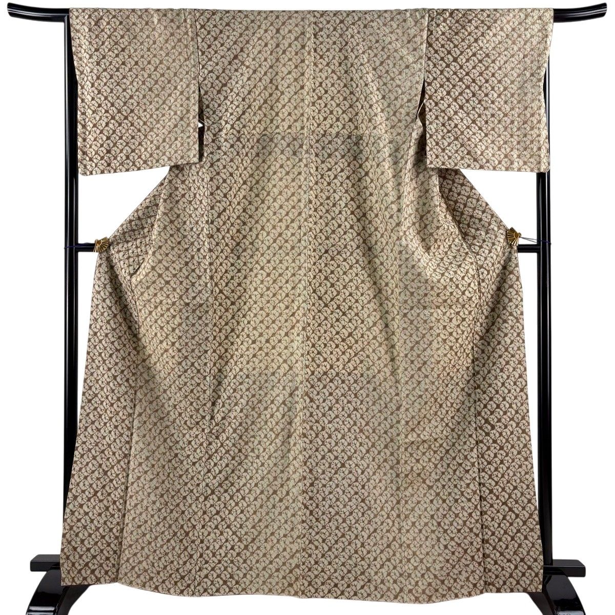 【美品】 小紋 身丈166.5cm 裄丈67cm M 袷 紬地 やまと 背抜き 幾何学模様 絞り 茶色 正絹 秀品 【中古】