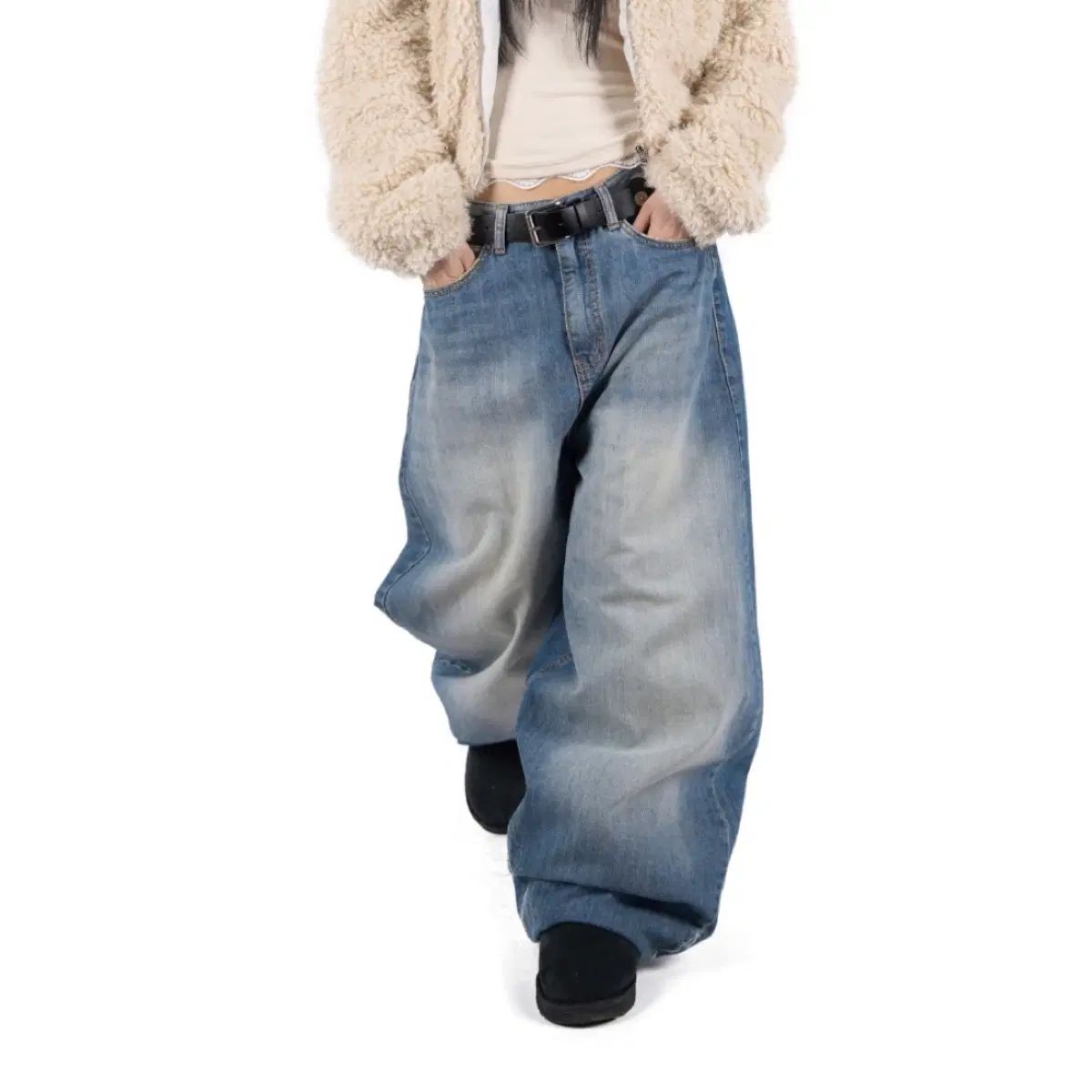 REETKEEM OVER CURVED JEANS