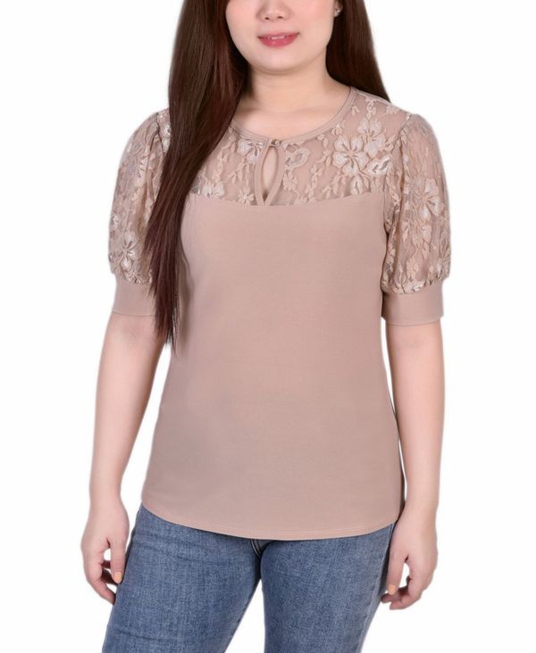 ニューヨークコレクション レディース トップス シャツ プチ レース NY Collection Petite Puff Sleeve Lace Top Doeskin