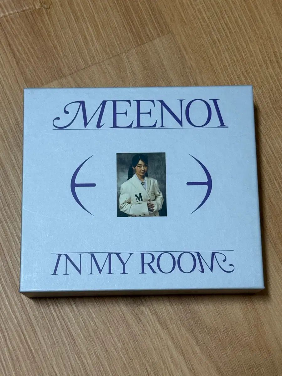 meenoi 正規 1ジップ In my room