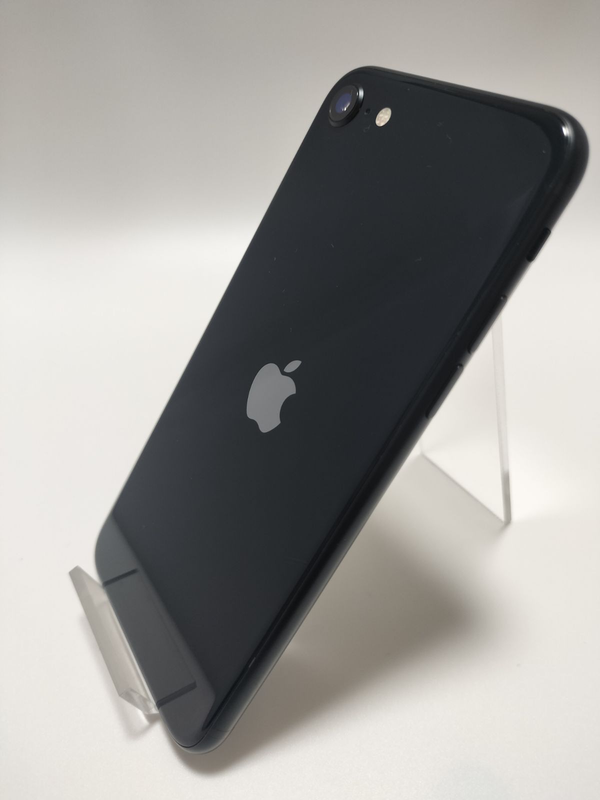 iPhoneSE3 64GB SIMフリー バッテリー88％ 整備保証付き 本体 中古 ミッドナイト 目立った傷や汚れなし 17,310円