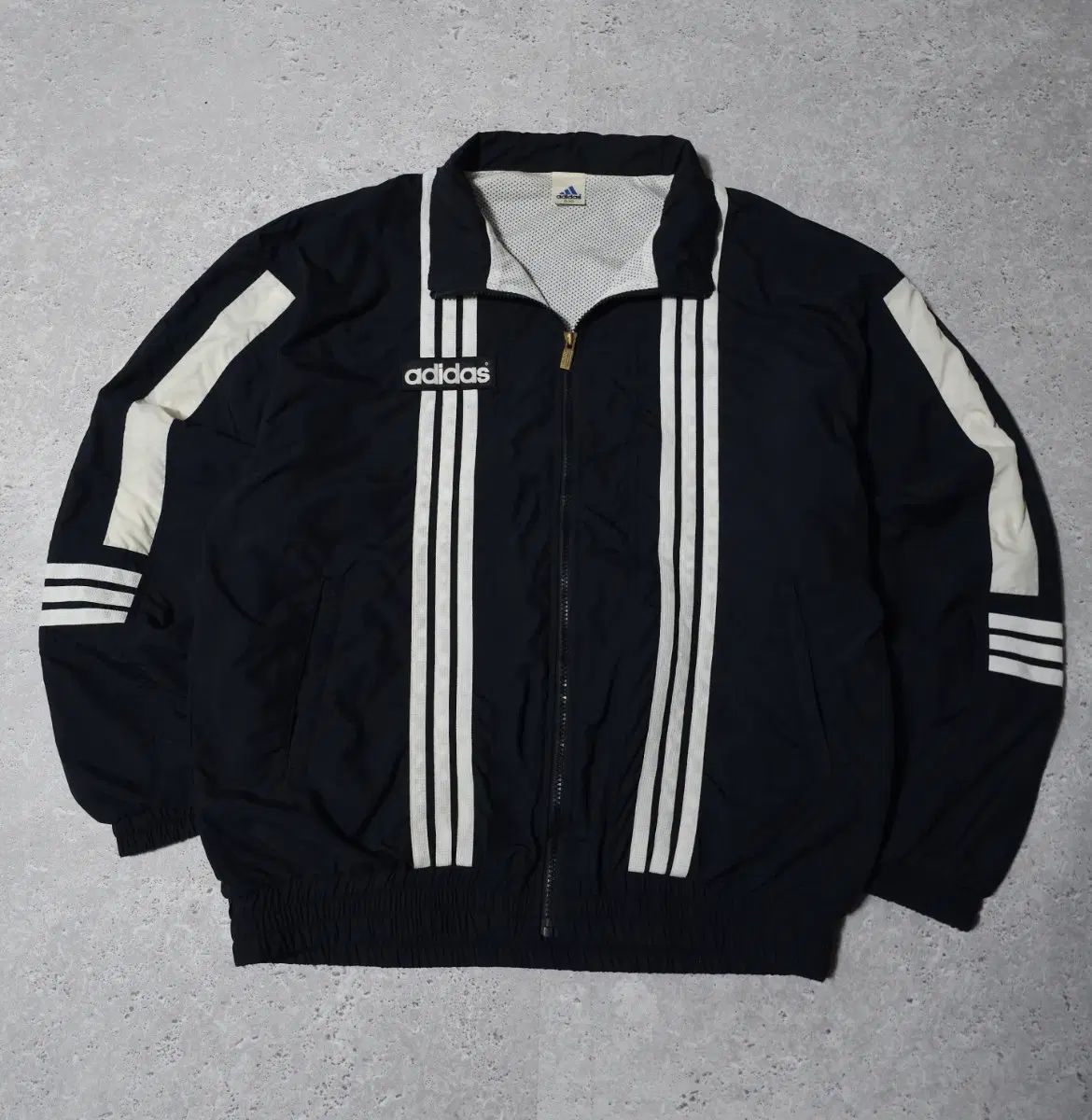 コルティス ジュフン adidas アディダス 3本線 90s オールドスクール ウィンドブレーカー ジャケット 白黒