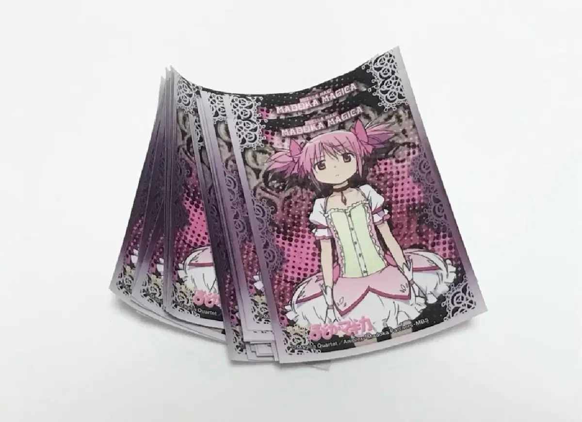 魔法少女まどかマギカ カード 有馬 かな カード スリーブ 40枚 【公式