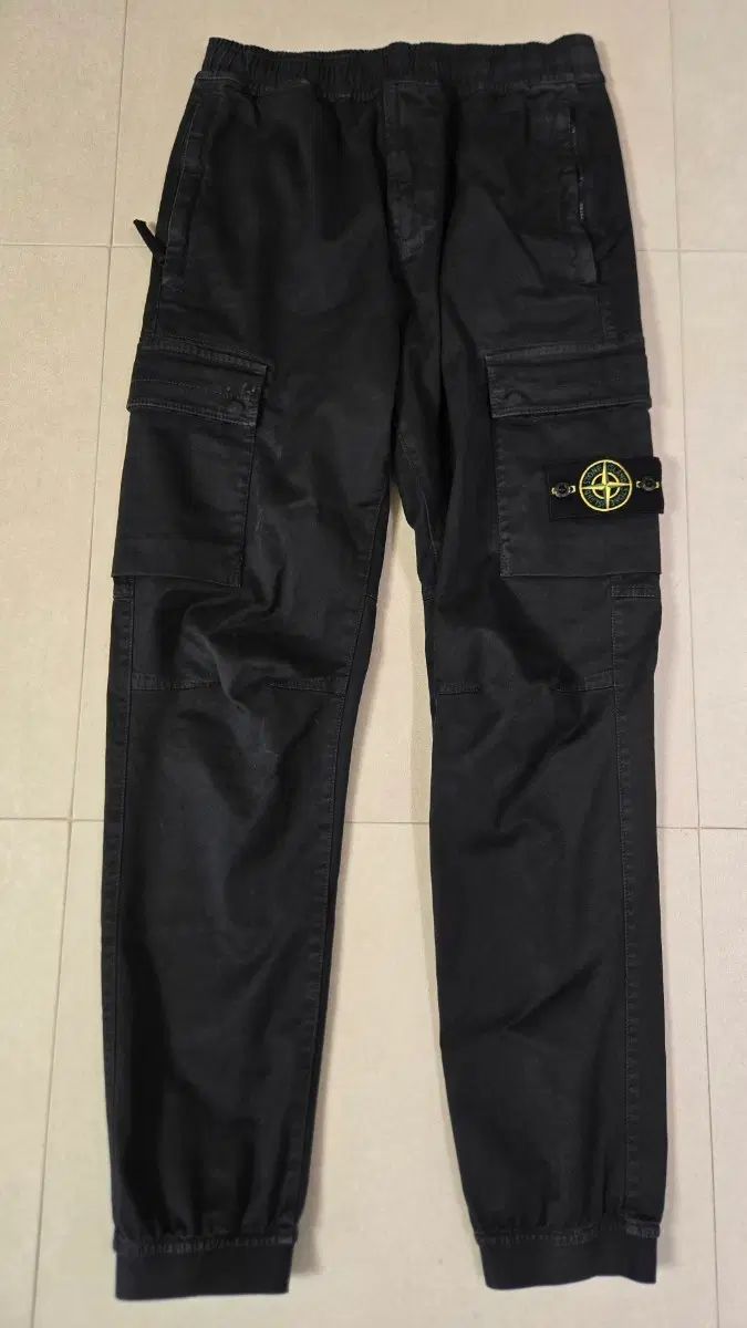正規品 STONE ISLAND ストーンアイランド カーゴ ジョガーパンツ ブラック 28サイズ 26,612円