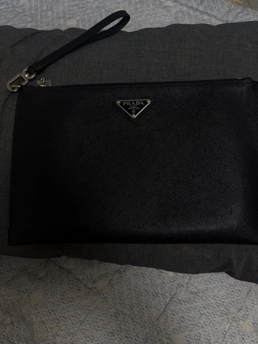 PRADA プラダ サフィアーノ クラッチバッグ