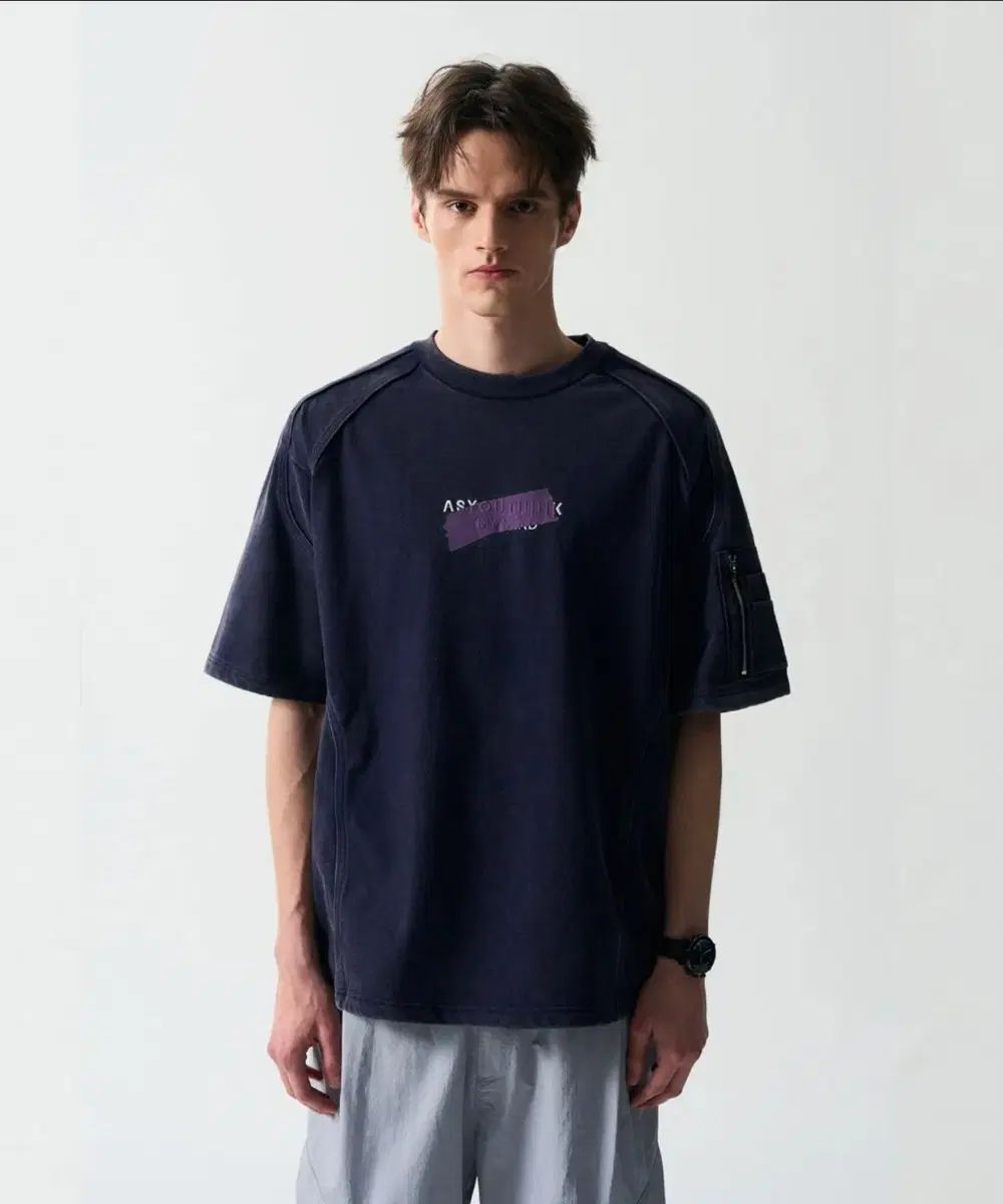애쥬띵크MAMA MINE)TACTICAL 카텔란 Tシャツ_ネイビー