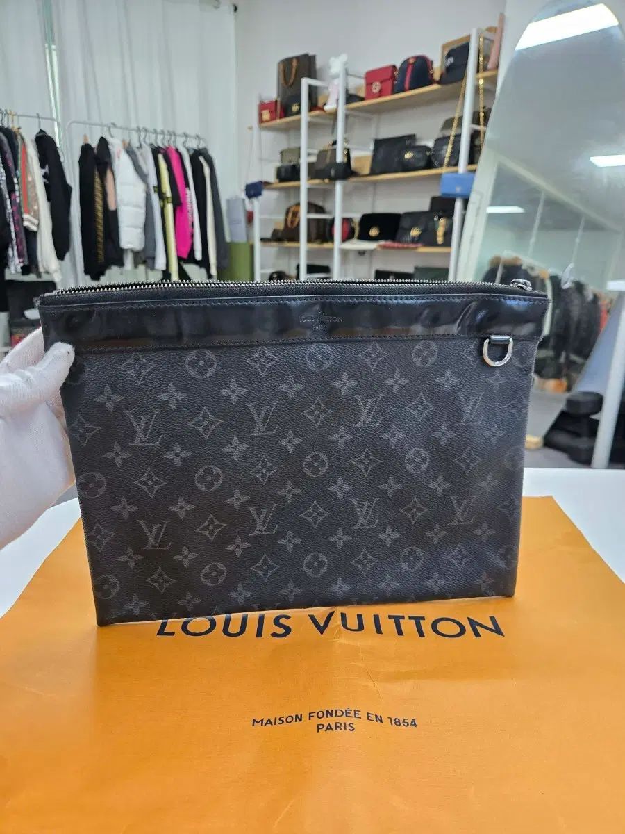 正規品 ルイヴィトン エクリプス アポロ クラッチバッグ 27,323円