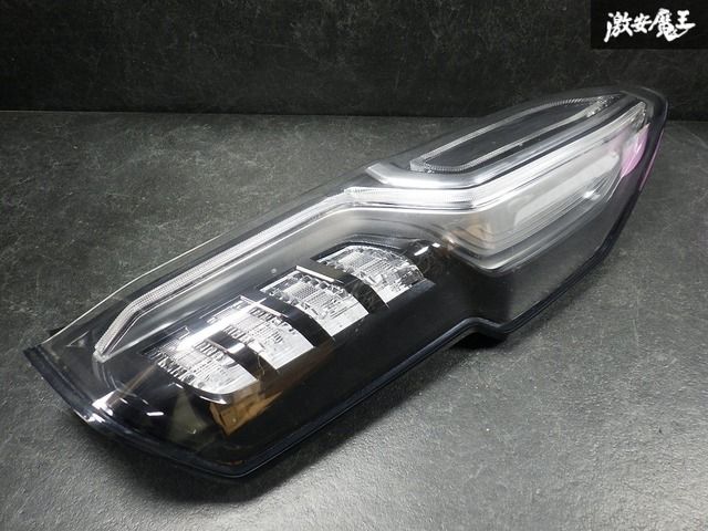 【保証付き 即発送!】ホンダ 純正 N-BOXカスタム JF3/JF4 LED テールライト 右 ICHIKOH D186