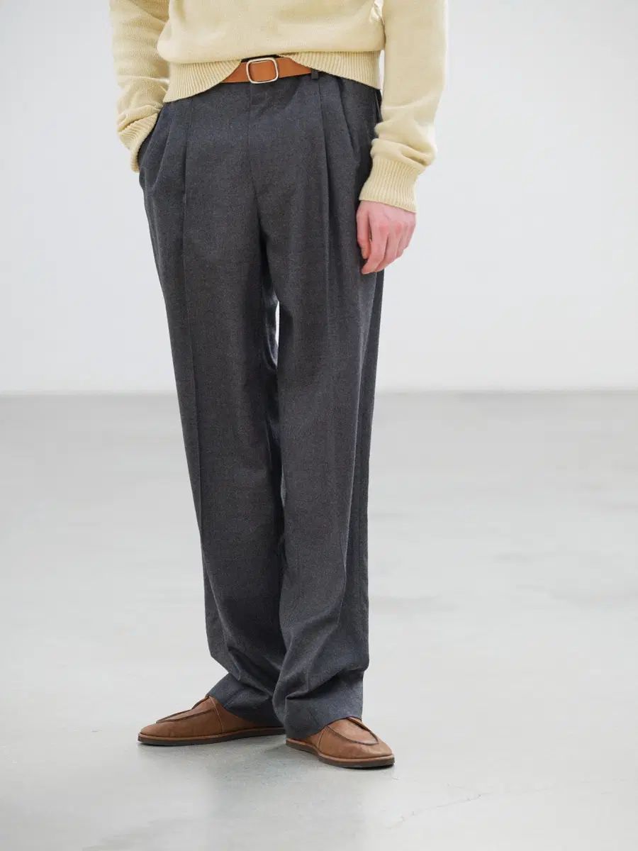 AURALEE 26aw SUPER LIGHT WOOL スラックス 4