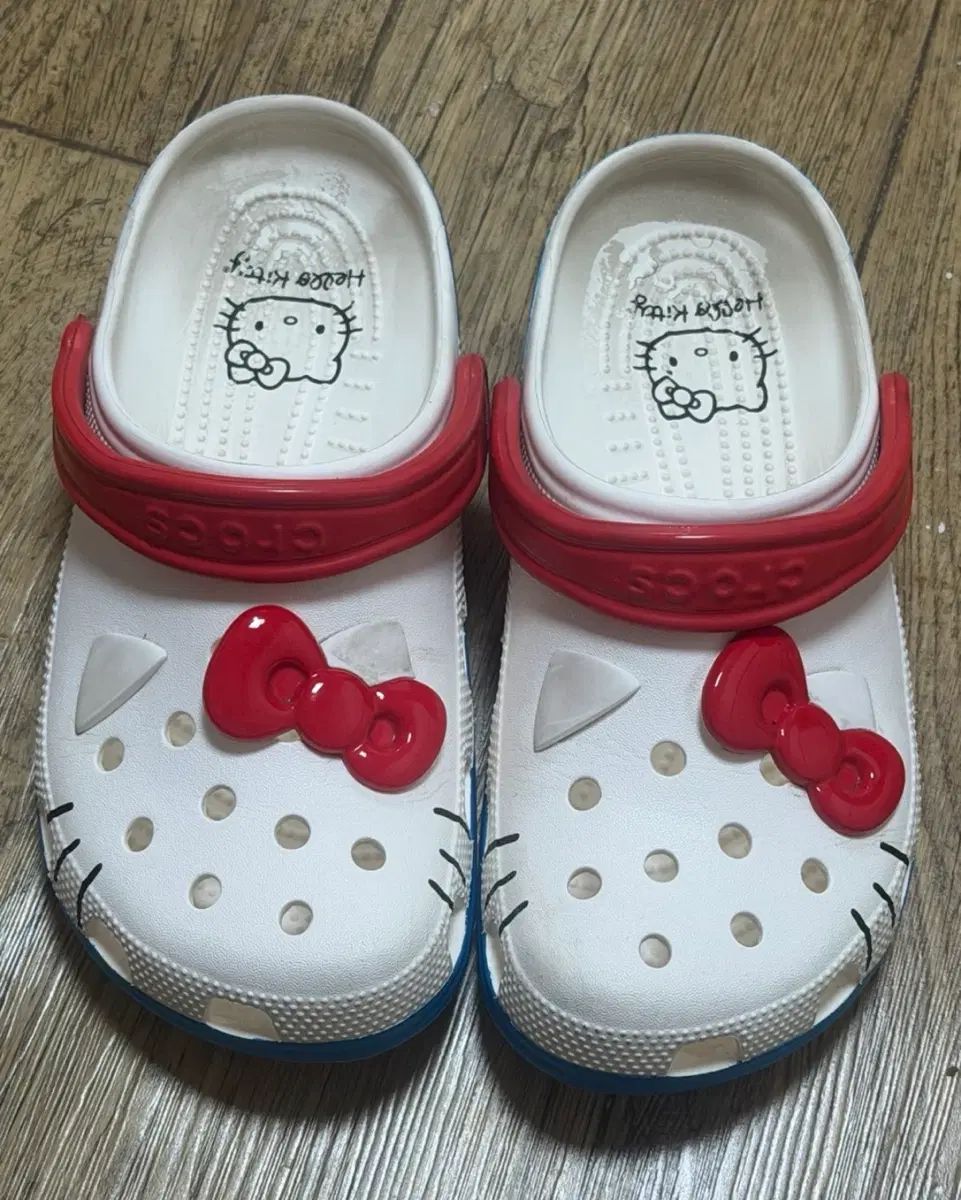 HELLO KITTY Crocs クロッグ 250