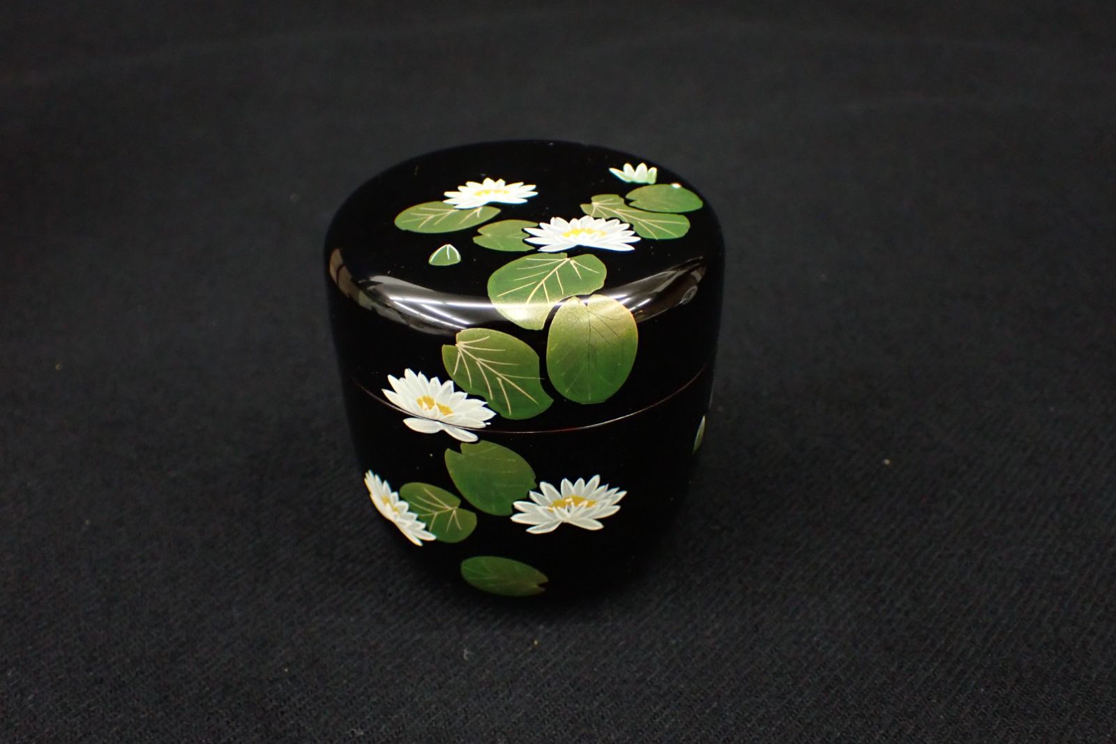 ◇茶道具03 佐々木麗峰 内朱塗 ひつじ草蒔絵 中棗◇共箱 - メルカリ