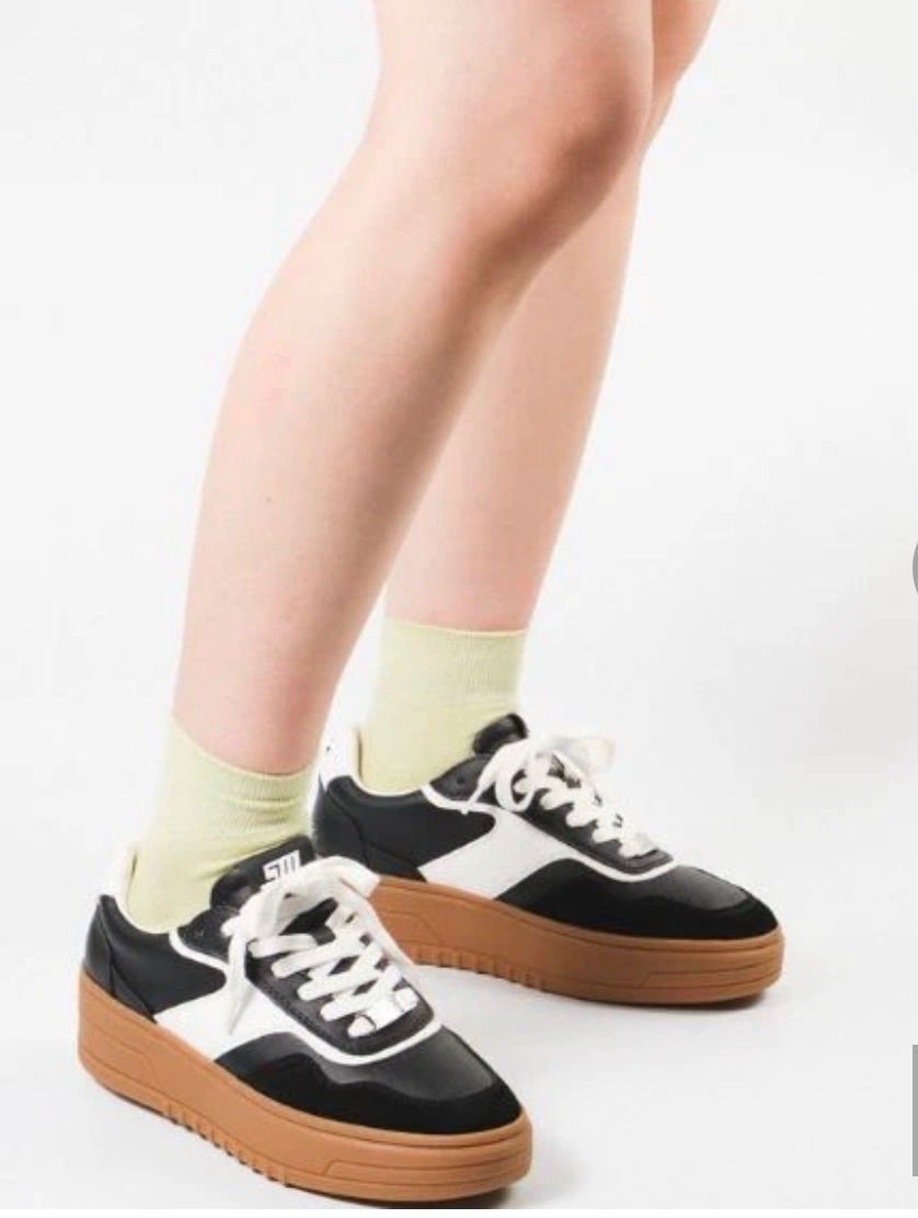 【STEVE MADDEN】スティーブマデン　レトロライクボリュームスニーカー　スニーカー