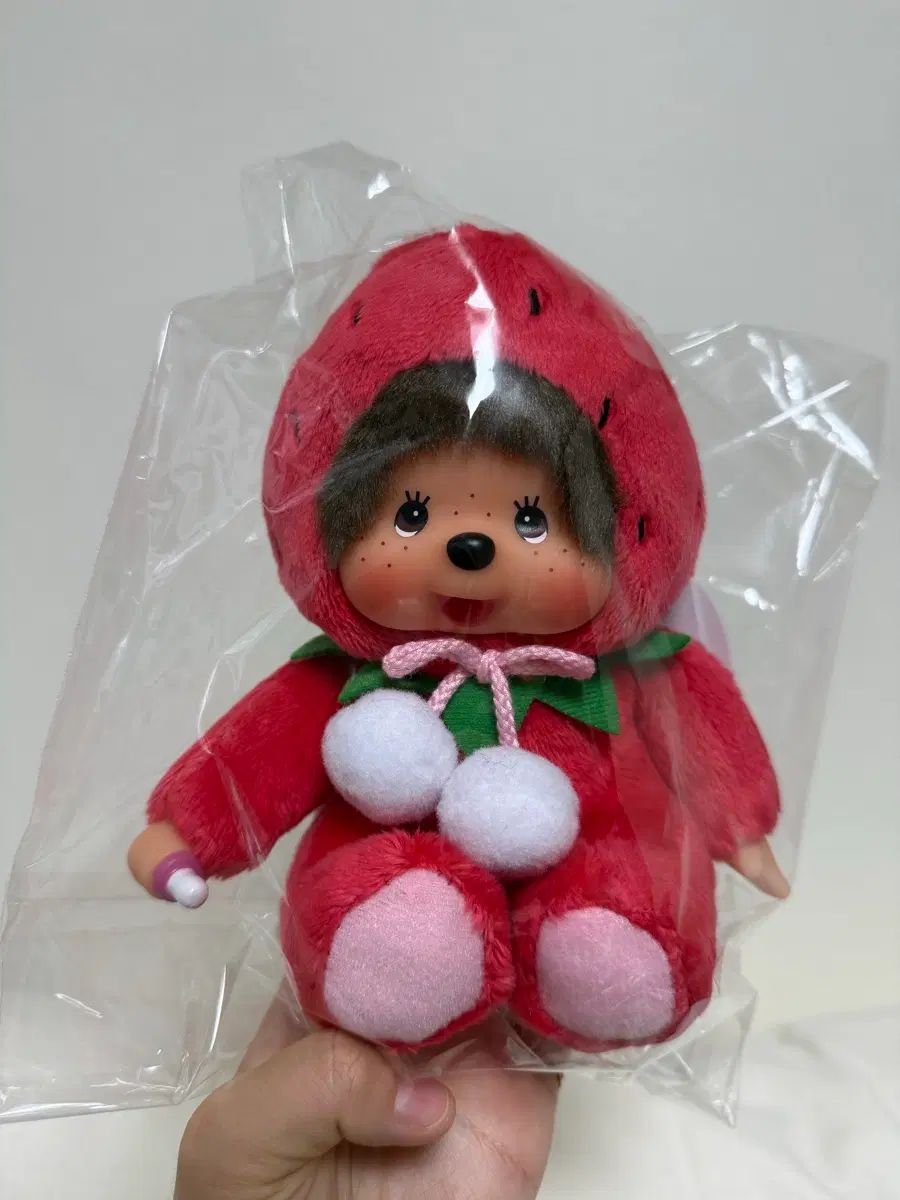 日本限定いちごモンチッチぬいぐるみ