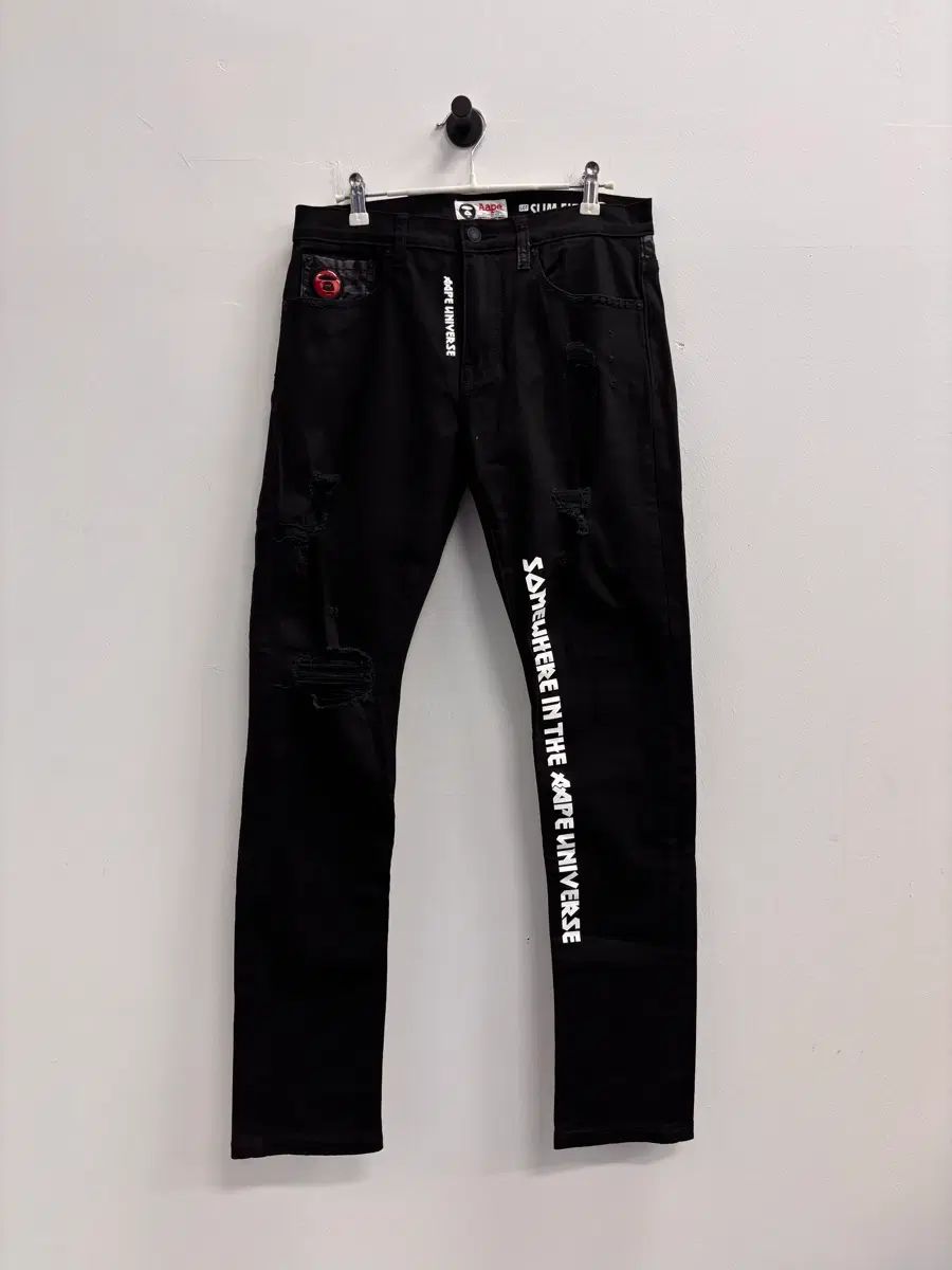 AAPE UNIVERSE スリムフィット ストレッチ ブラック デニムパンツ