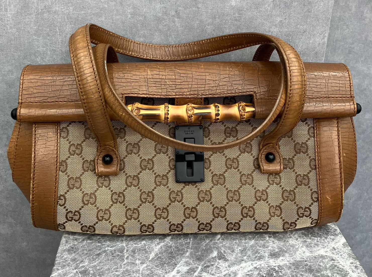 【送料無料】【早い者勝ち】【お買得品】【オシャレ】【大人気】【GUCCI】グッチ ハンド バッグ