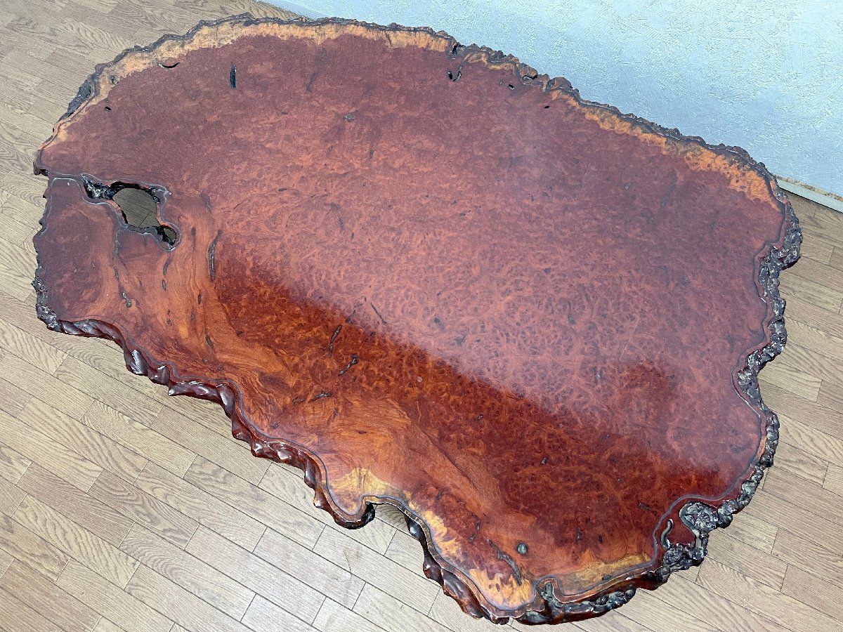 ▼花梨 瘤 一枚板 特大 座卓 天板厚み4cm 葡萄杢 玉杢 縁残し加工 幅168cm 奥行107㎝高さ33㎝天板厚み4㎝ (貝1823)