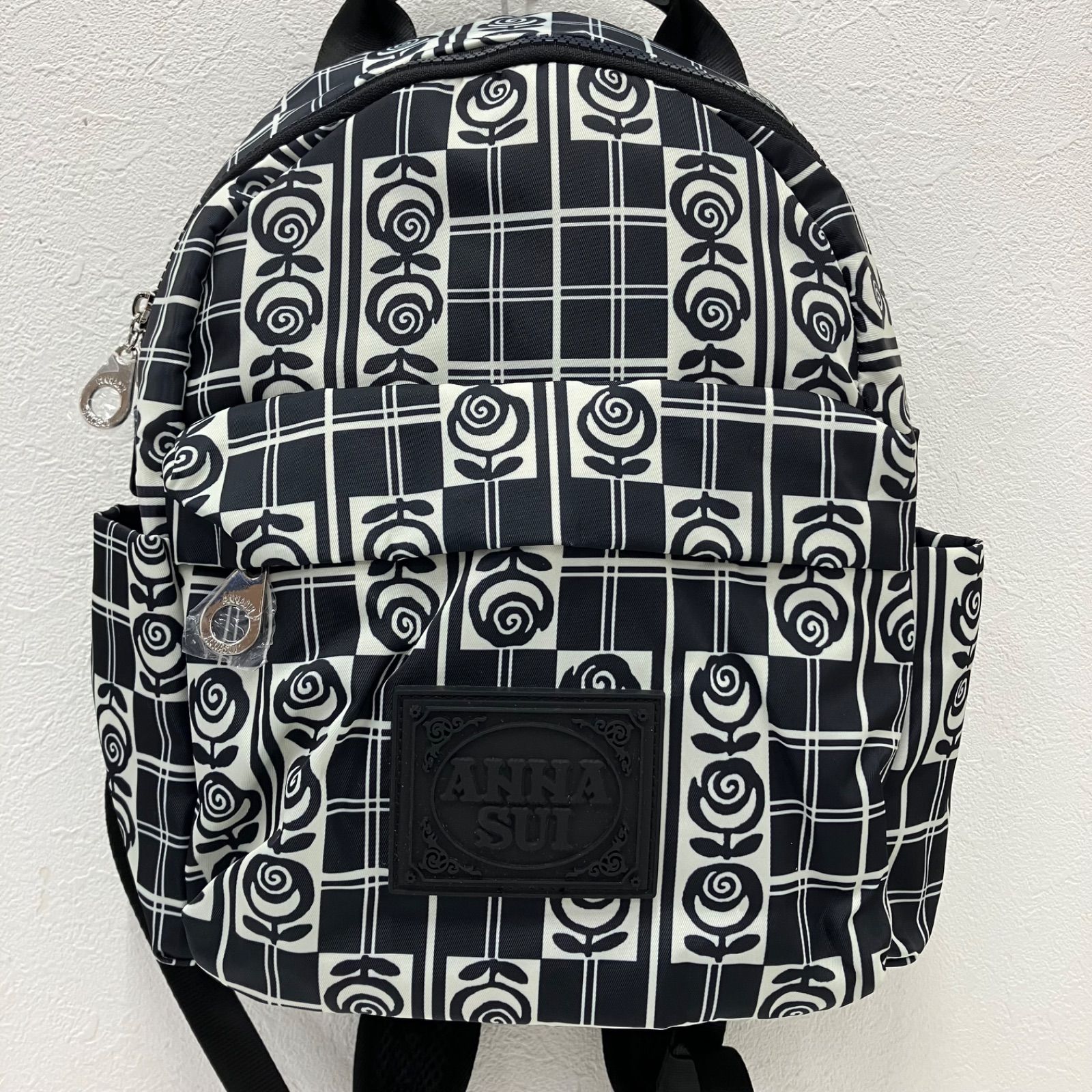 7115　【美品】　ANNA SUI　アナスイ　ジャーニー　コンパクトリュック　リュックサック　リュック　バックパック　ブラック　黒　花柄　フラワー　レディース　小さめ　ミニリュック