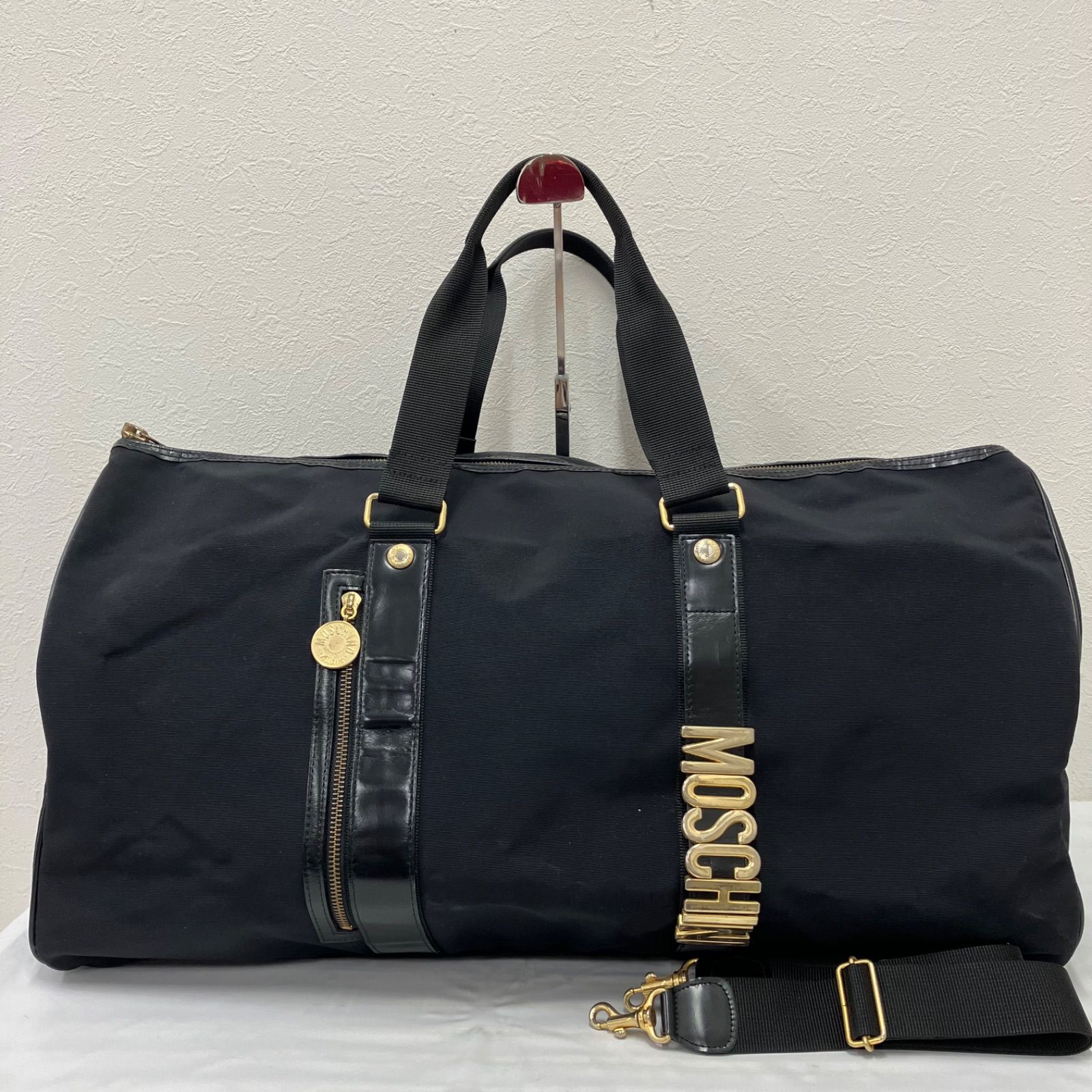 Y7324　MOSCHINO　モスキーノ　2way　ボストンバッグ　旅行用バッグ　ブラック　黒　ゴールド金具　レディース　大きめ　大容量