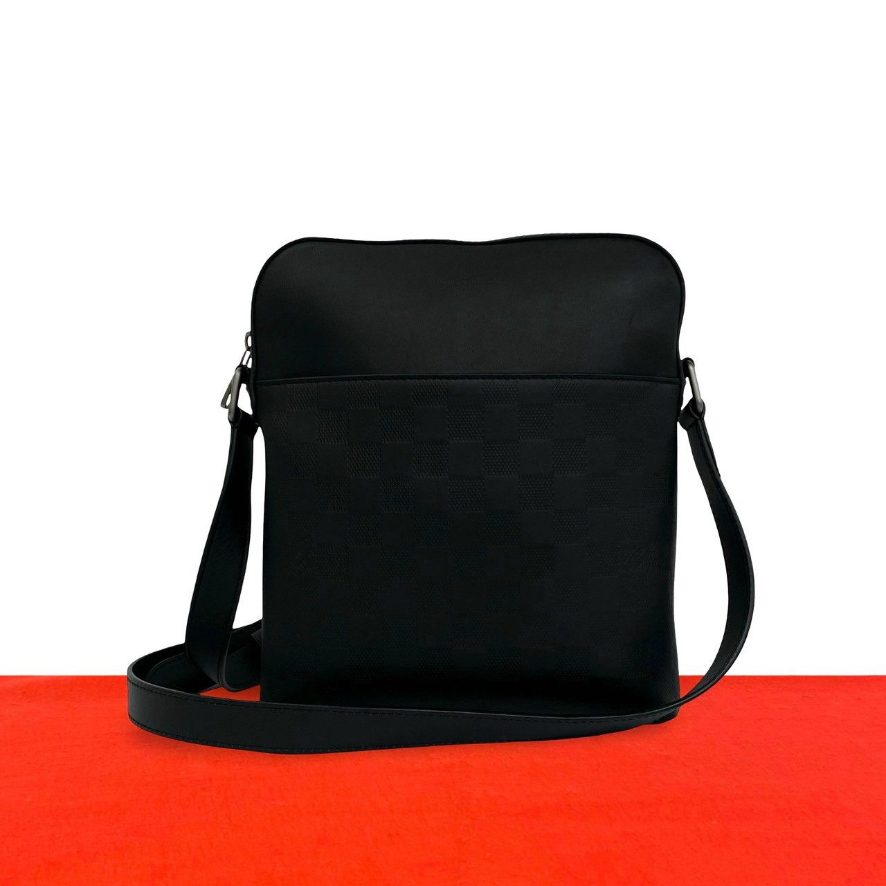 極 美品 LOUIS VUITTON ルイヴィトン ポシェット ディストリクト ダミエ アンフィニ レザー ショルダーバッグ ポシェット ブラック 46239 140,700円