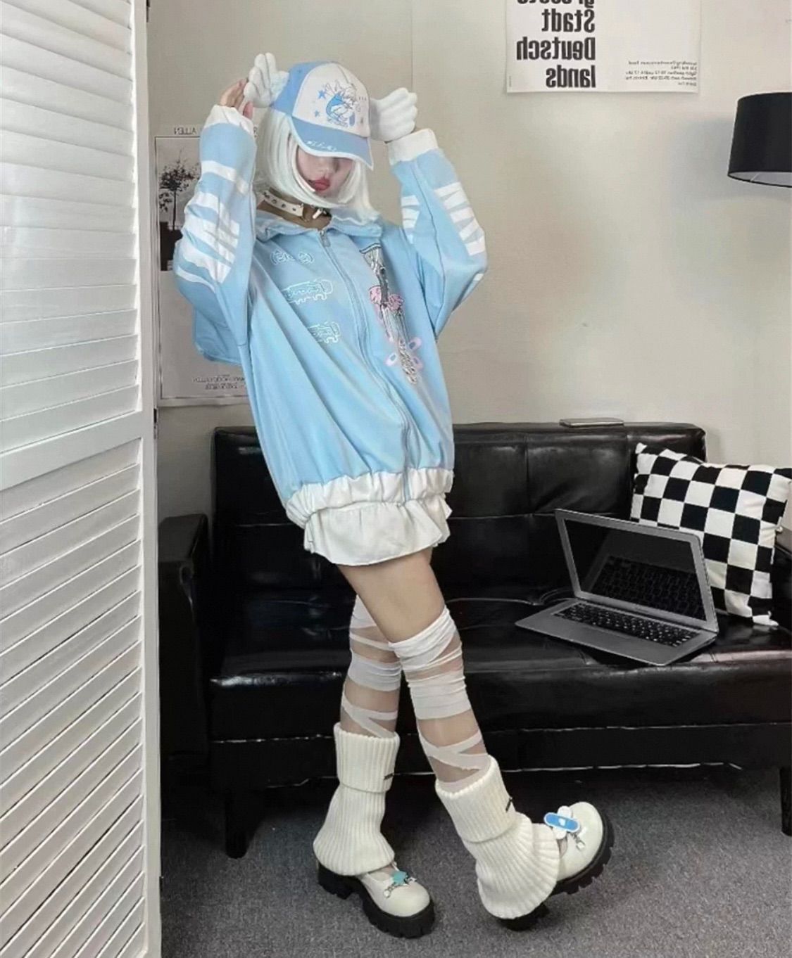 ??【地雷系】傷だらけ天使プリントパーカー? 個性的なデザイン✨ 包帯柄袖が特徴的?