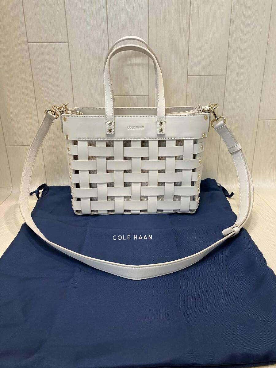 ★ COLEHAAN コールハーン ハンドバッグ ショルダーバッグ 2way 編み込みレザー ショルダーストラップあり ホワイト 通年