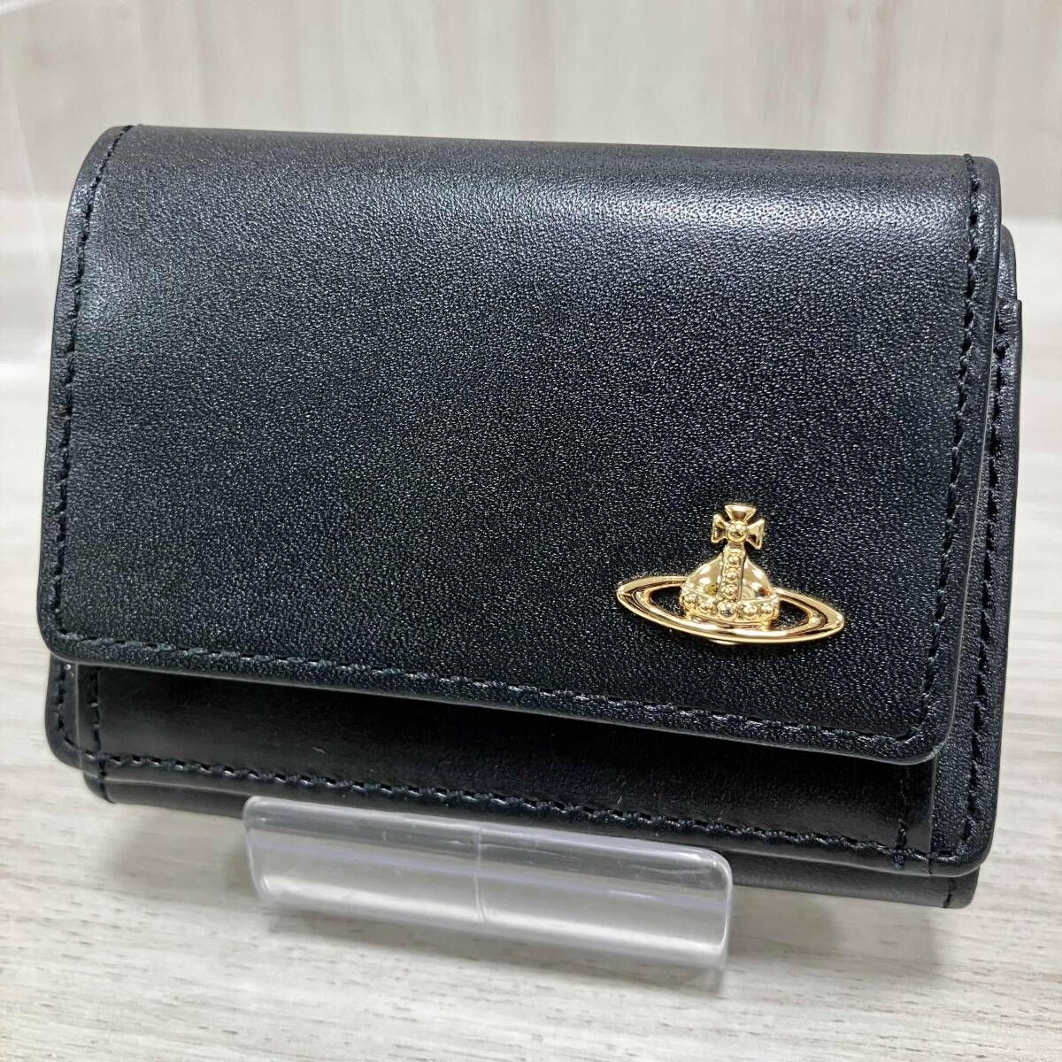 VIVIENNE WESTWOOD/二つ折り財布/三つ折り財布　ヴィヴィアンウエストウッド レザー ブラック 黒　ゴールドオーブ　極小ミニ財布