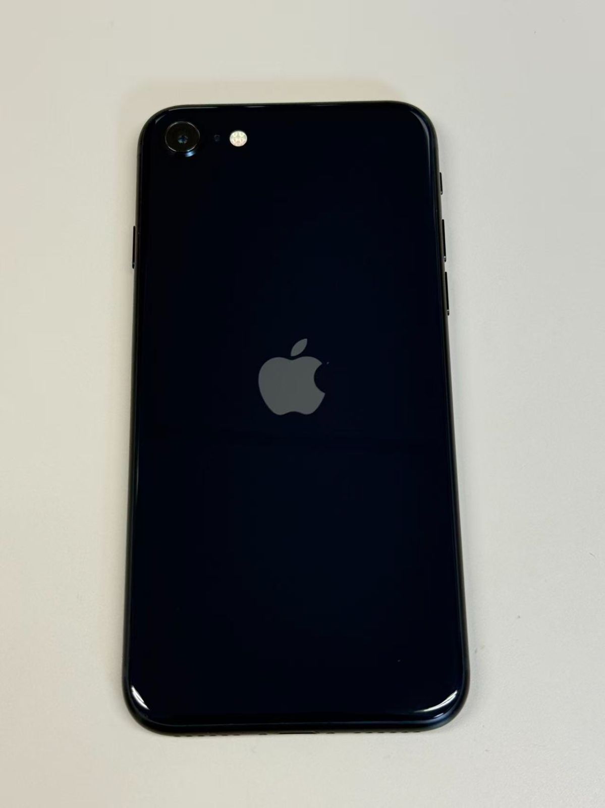 新品同様品 電池99%SIMフリー iPhone SE(第3世代) 64GB　ミッドナイト