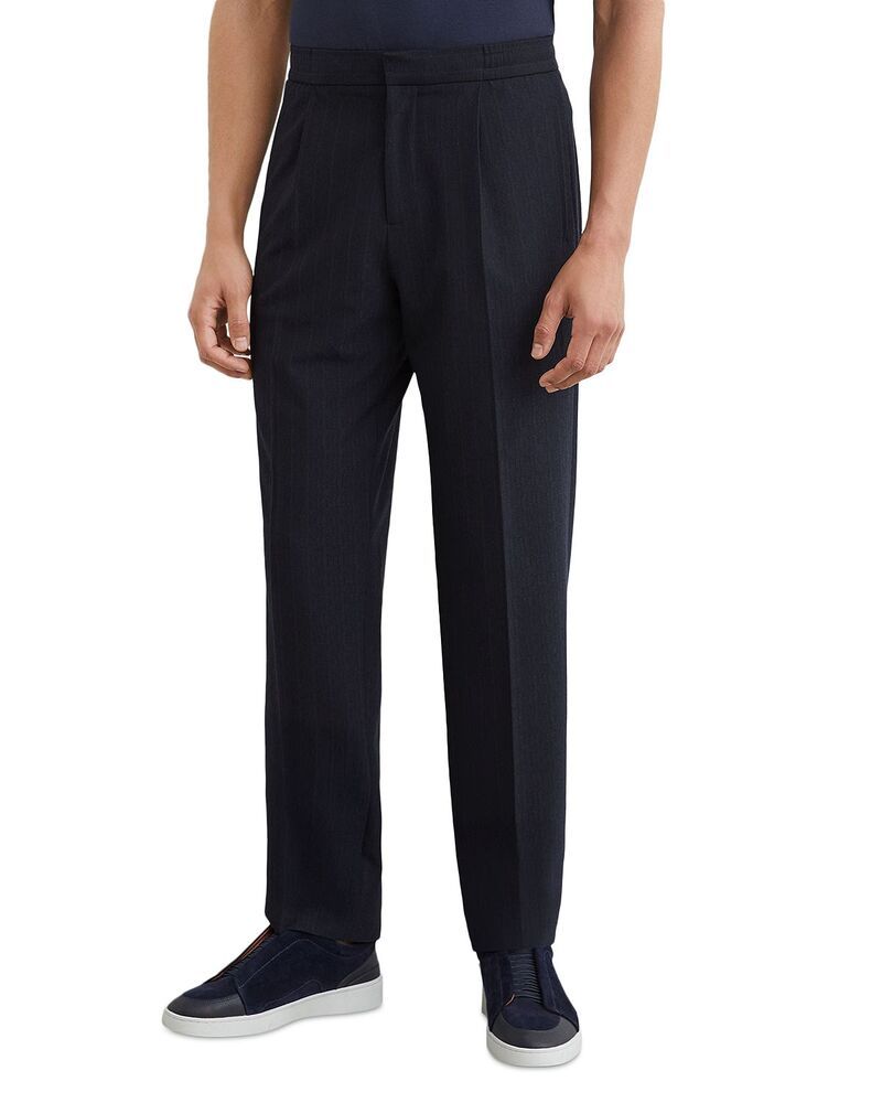 レイス メンズ ボトムス カジュアルパンツ プリーツ REISSidney Striped Pleated Tape red Trousers Navy ネイビー